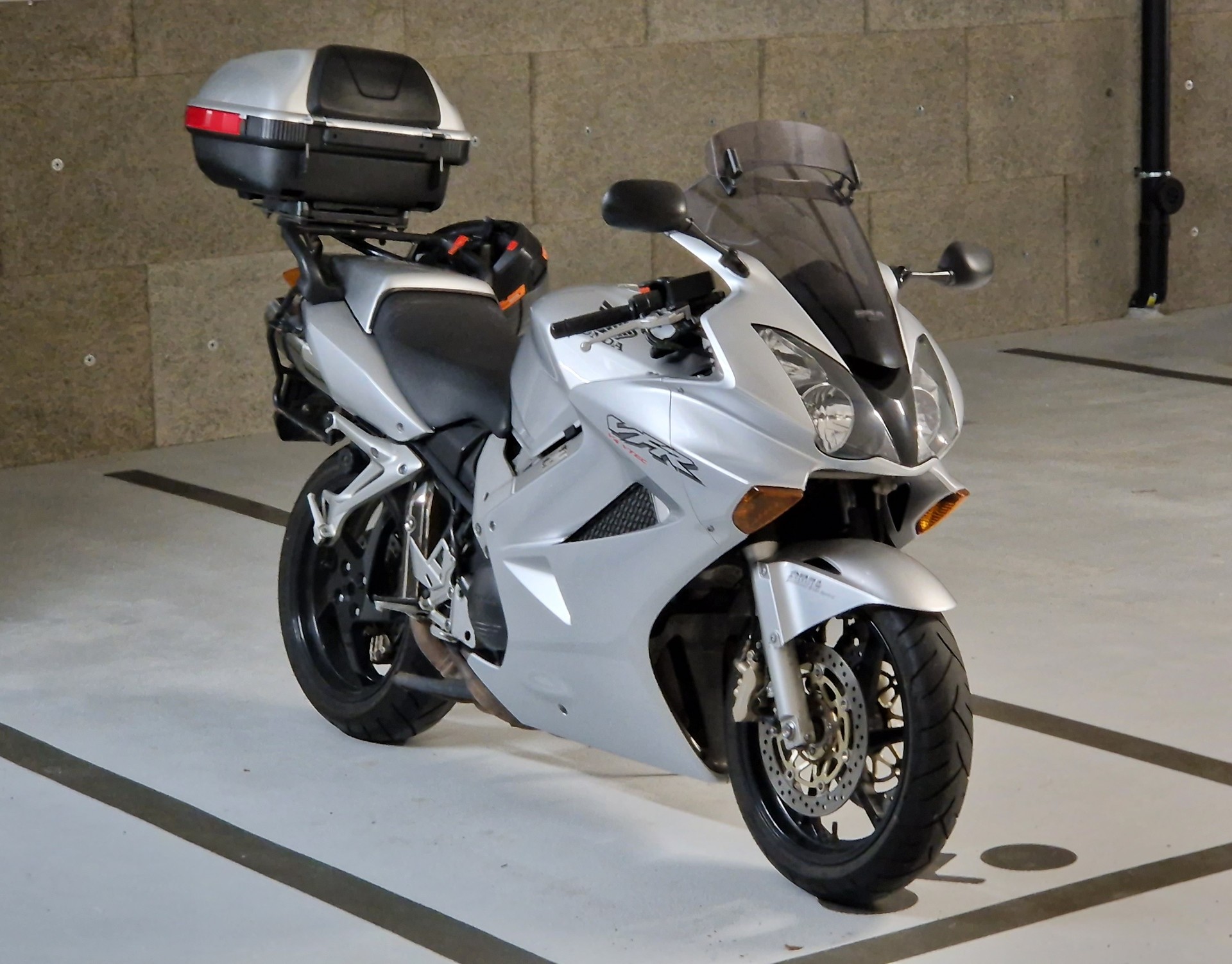 HONDA VFR 800 FI ABS-image-0