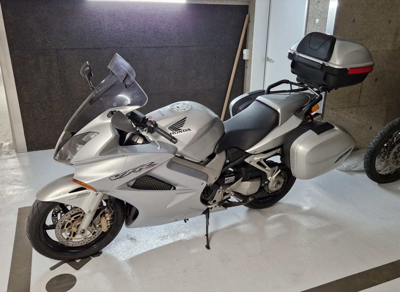 HONDA VFR 800 FI ABS-image-1