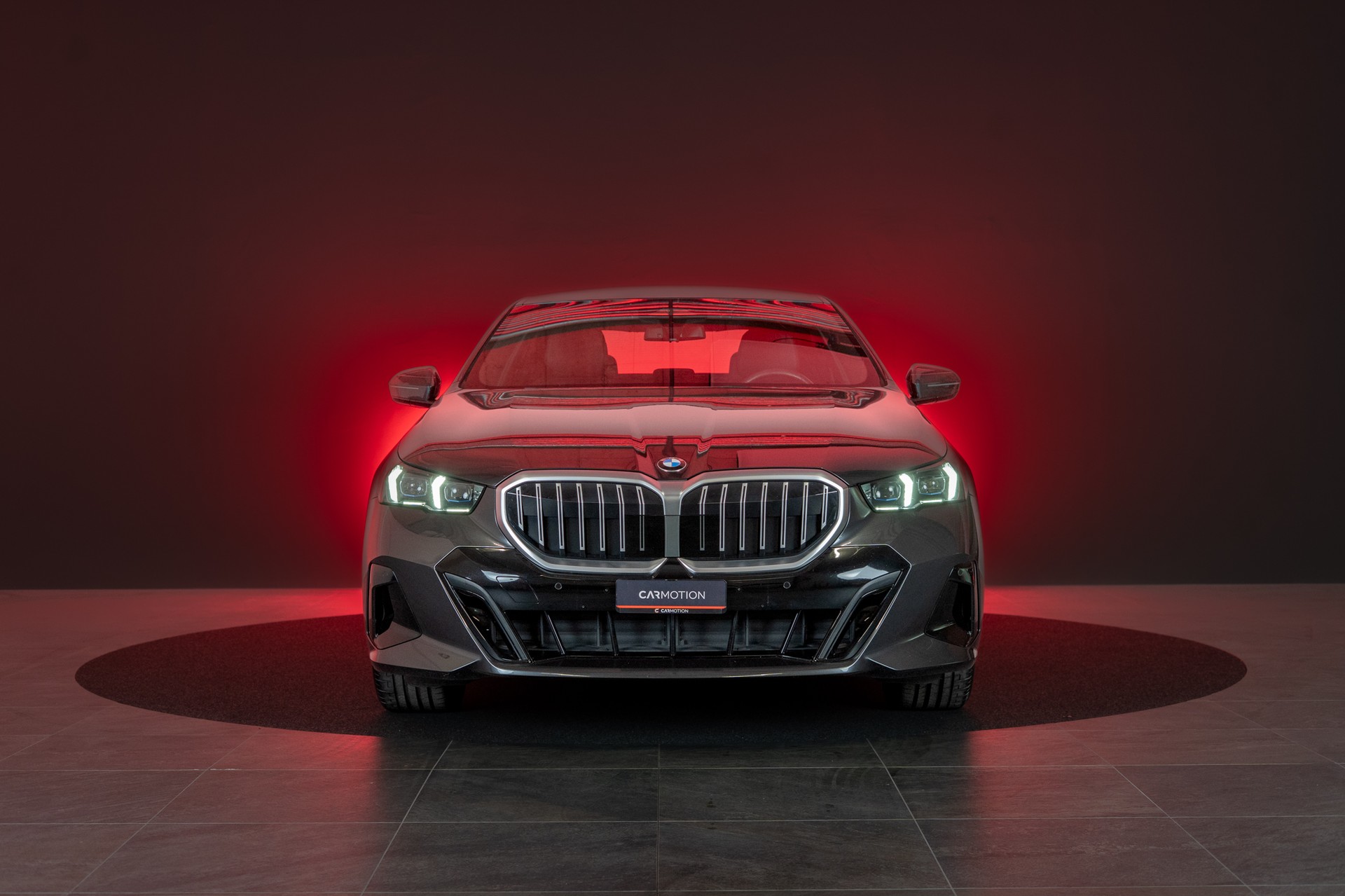BMW 520i M Sport / Rückfahrkamera / El. Sitze-showroom-element-1
