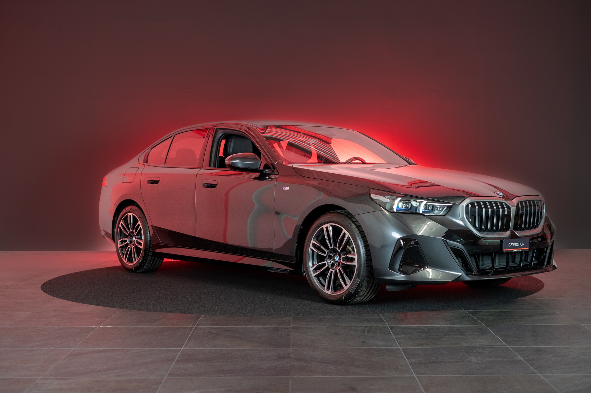 BMW 520i M Sport / Rückfahrkamera / El. Sitze-showroom-element-2
