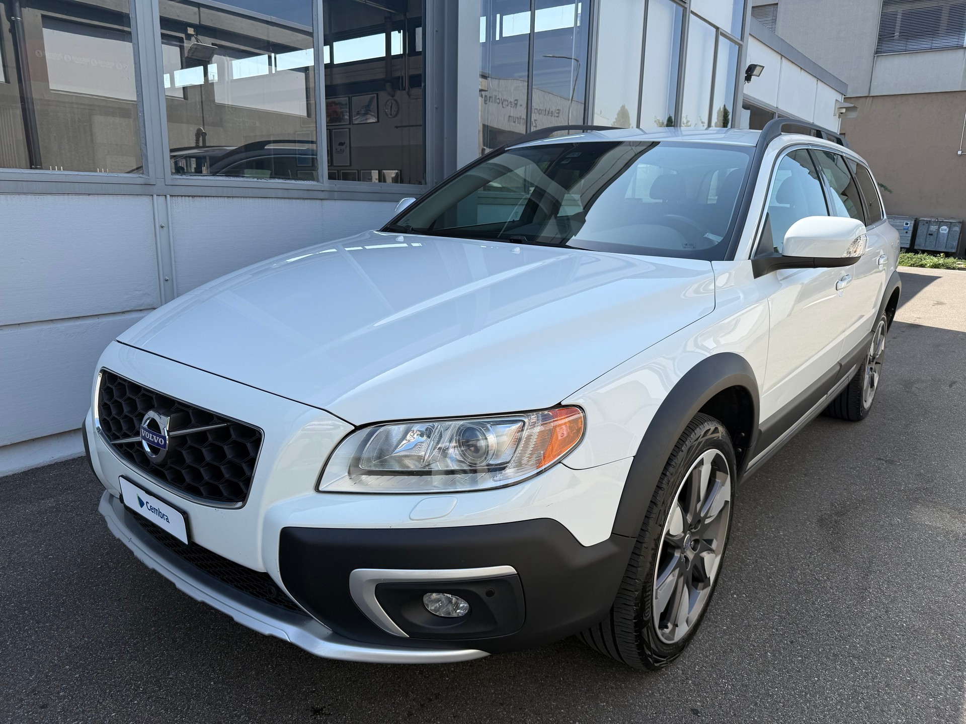 VOLVO XC70 D5 AWD Momentum Geartronic *Ab MFK *Tempomat *Lederausstattung *Sitzheizung *Notrad