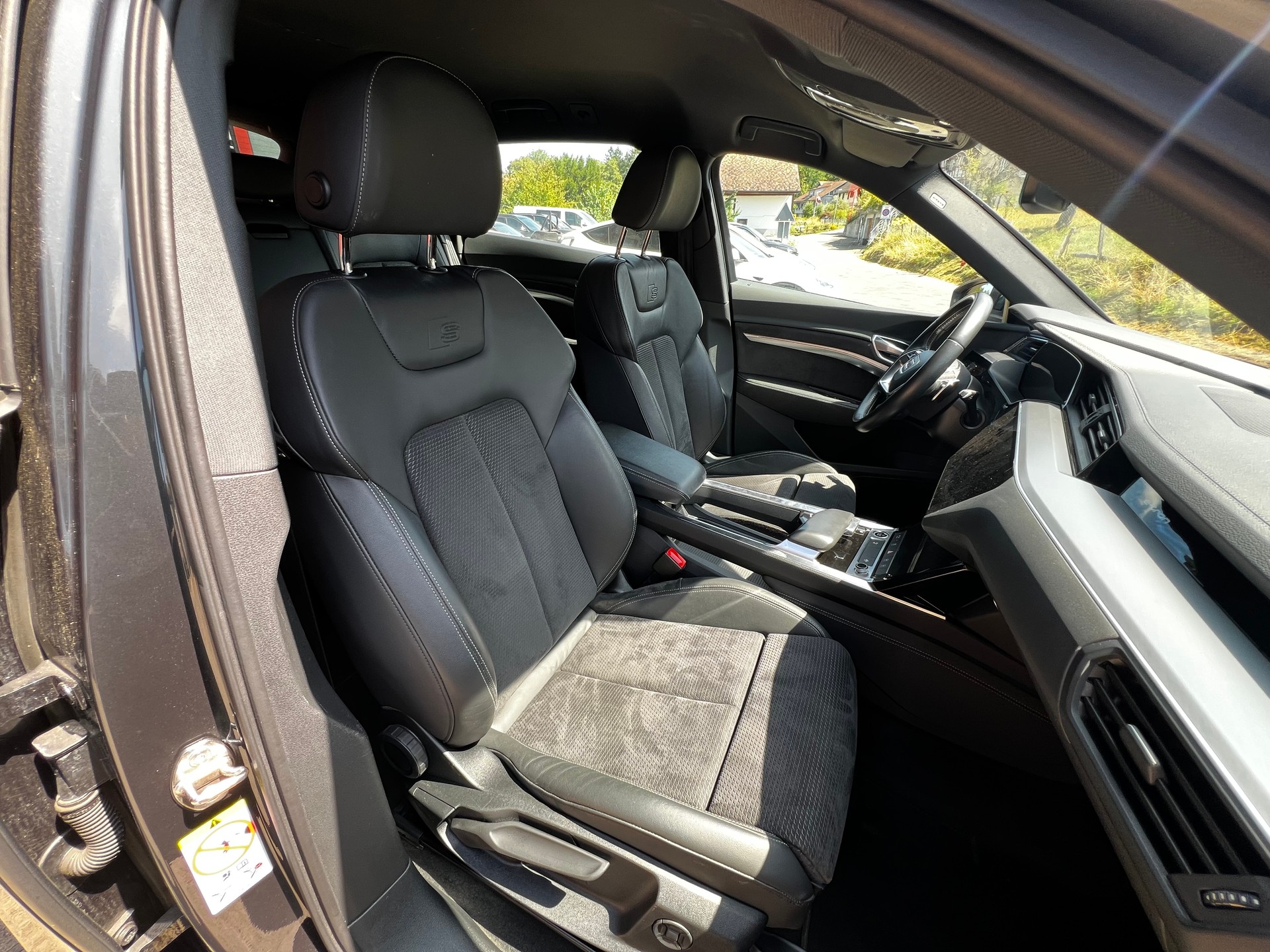 AUDI e-tron 55 quattro / SoH 97%-image-9