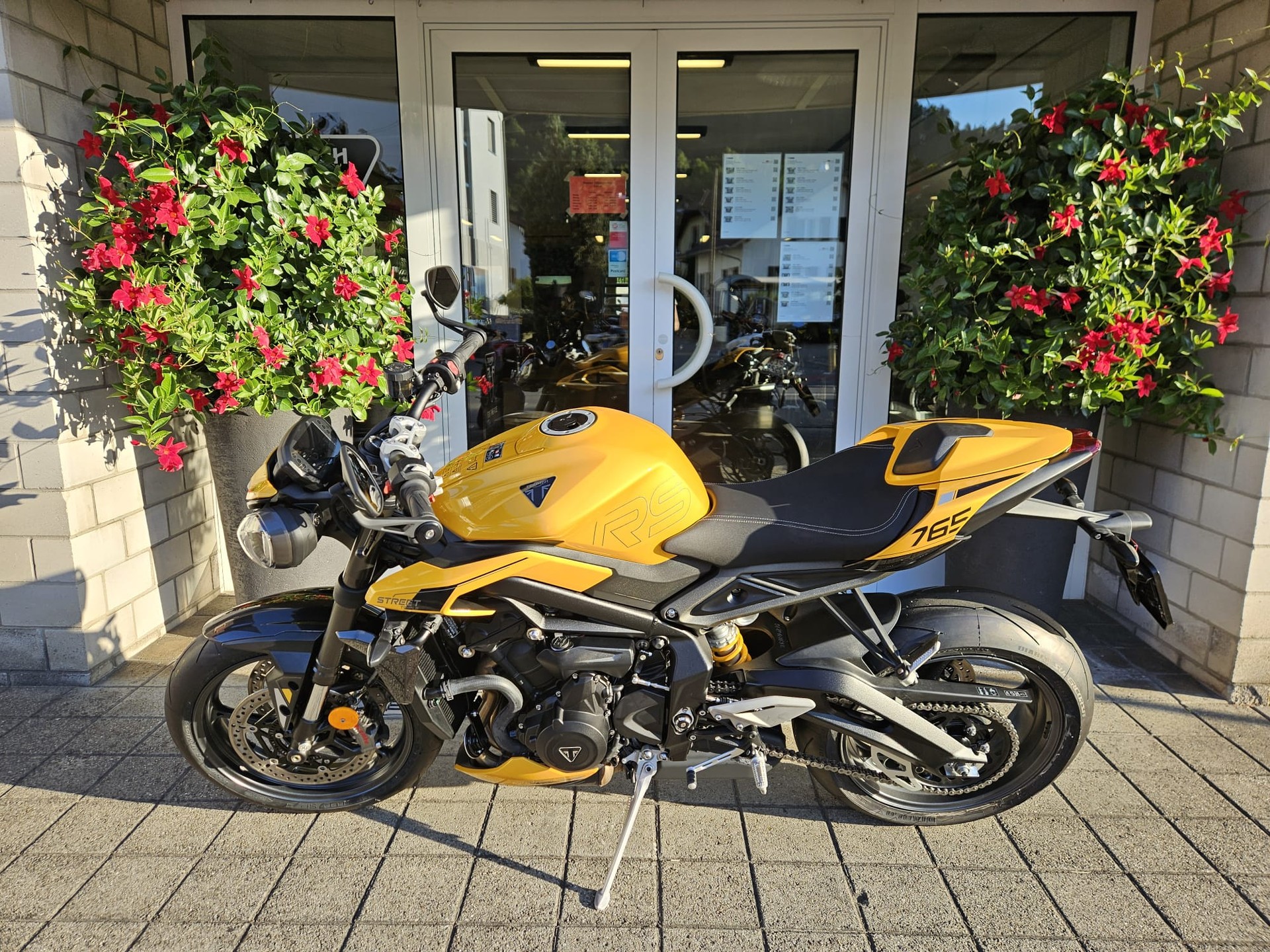 TRIUMPH Street Triple 765 RS-image-4