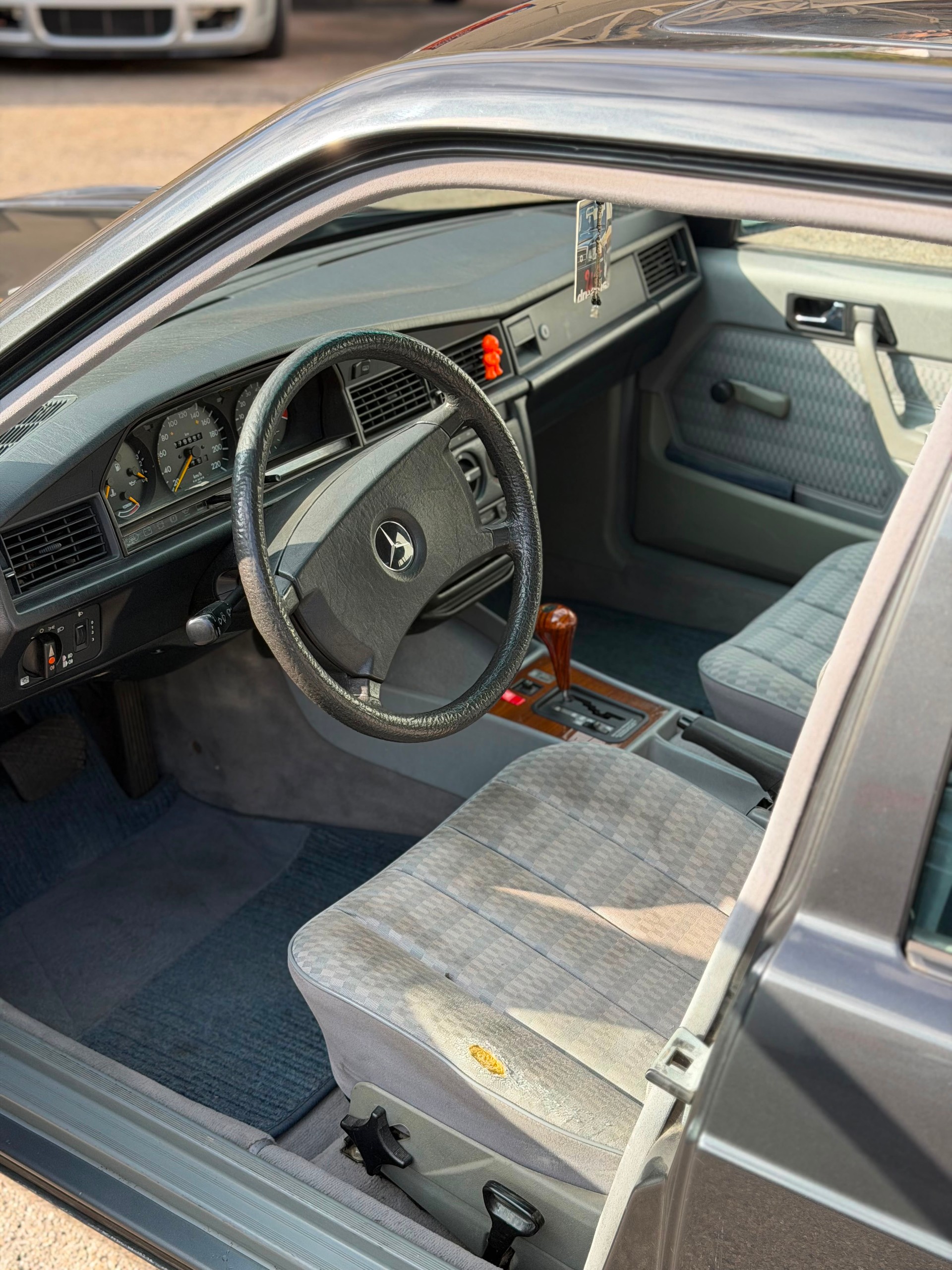 MERCEDES-BENZ 190 E 2.3-image-7