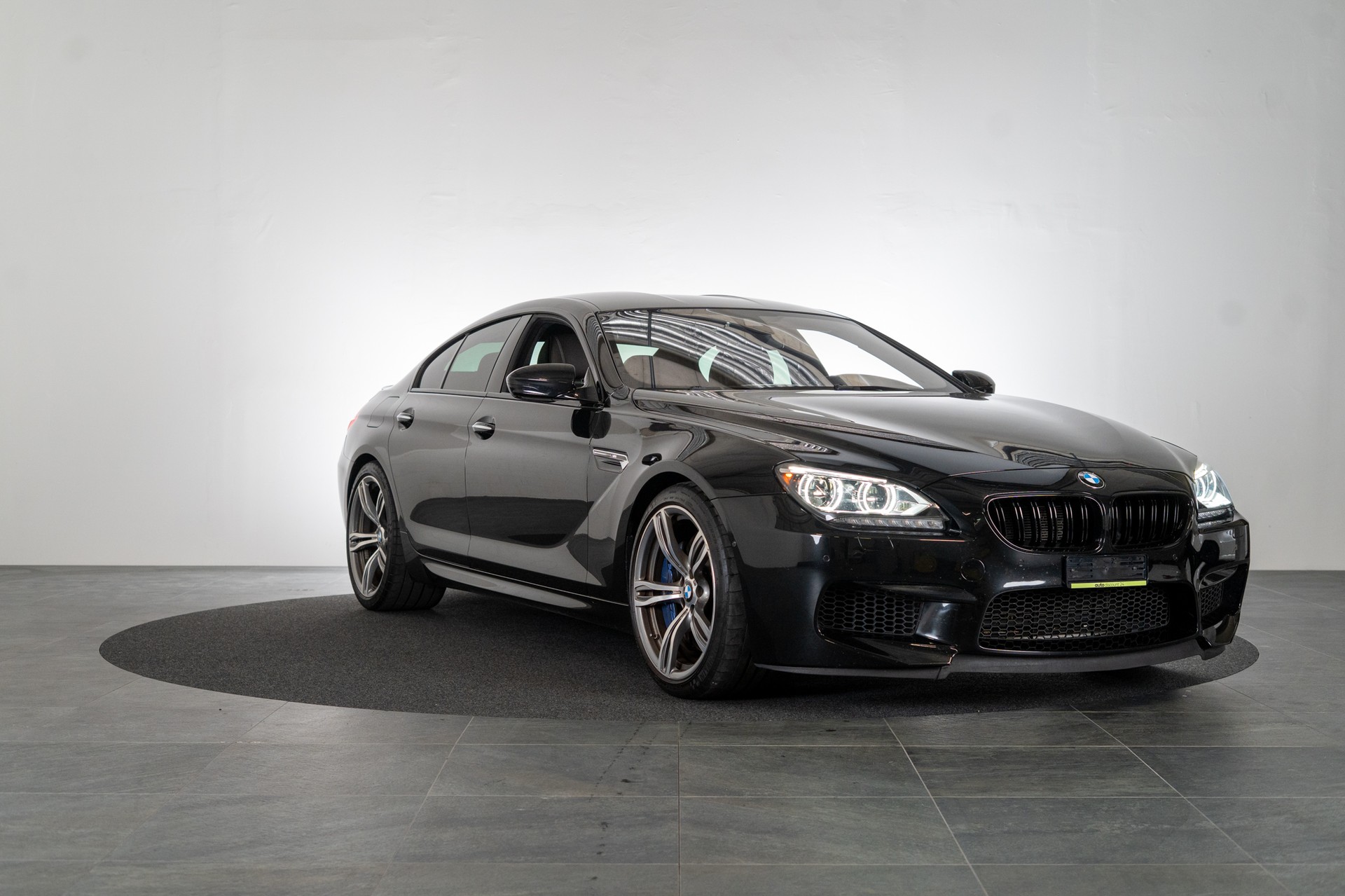 BMW M6 Gran Coupé / Rückfahrkamera / HeadUp-showroom-element-2