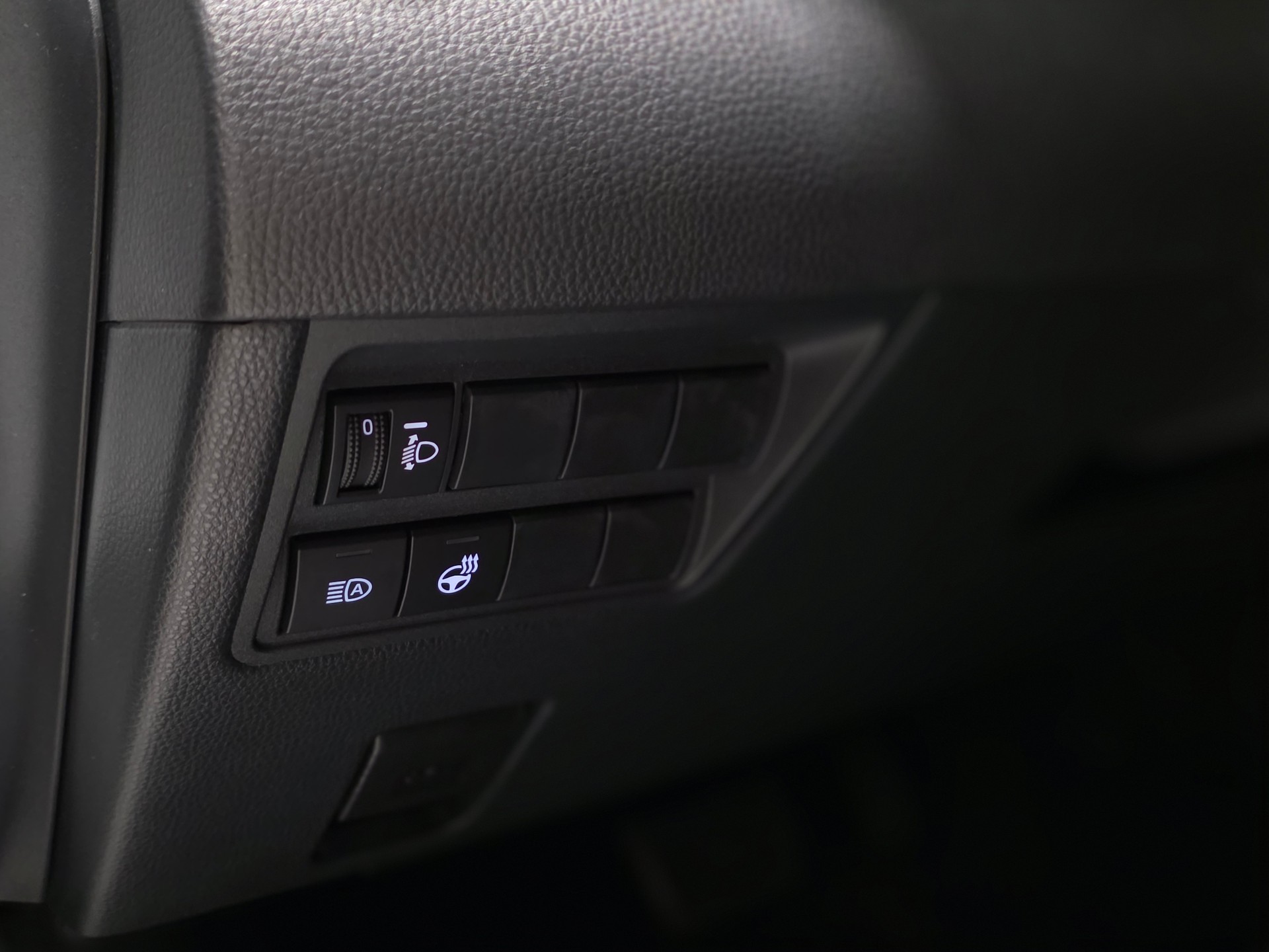 TOYOTA Yaris 1,5 VVT-i HSD CVT Teamplayer-image-15