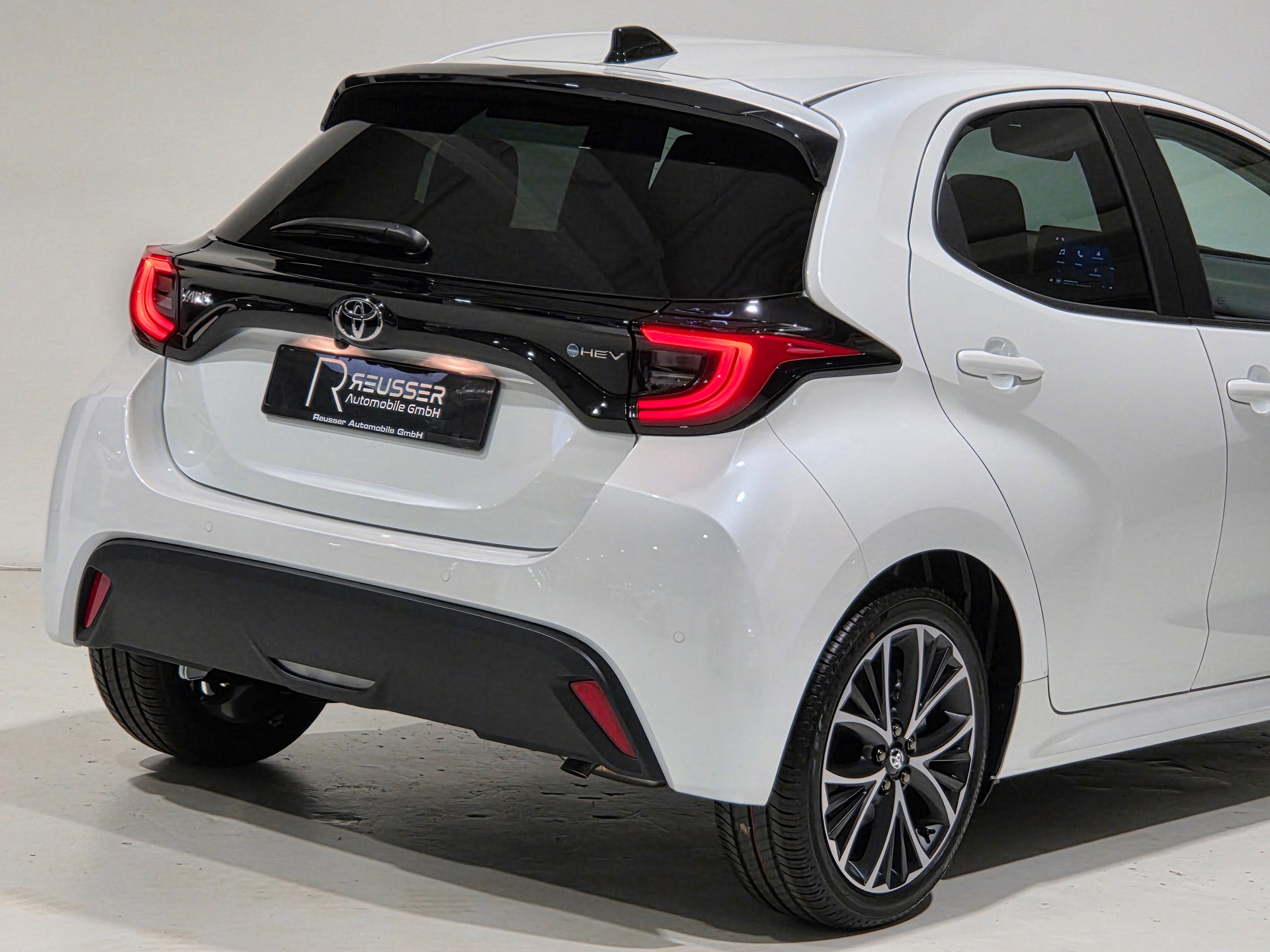 TOYOTA Yaris 1,5 VVT-i HSD CVT Teamplayer-image-27