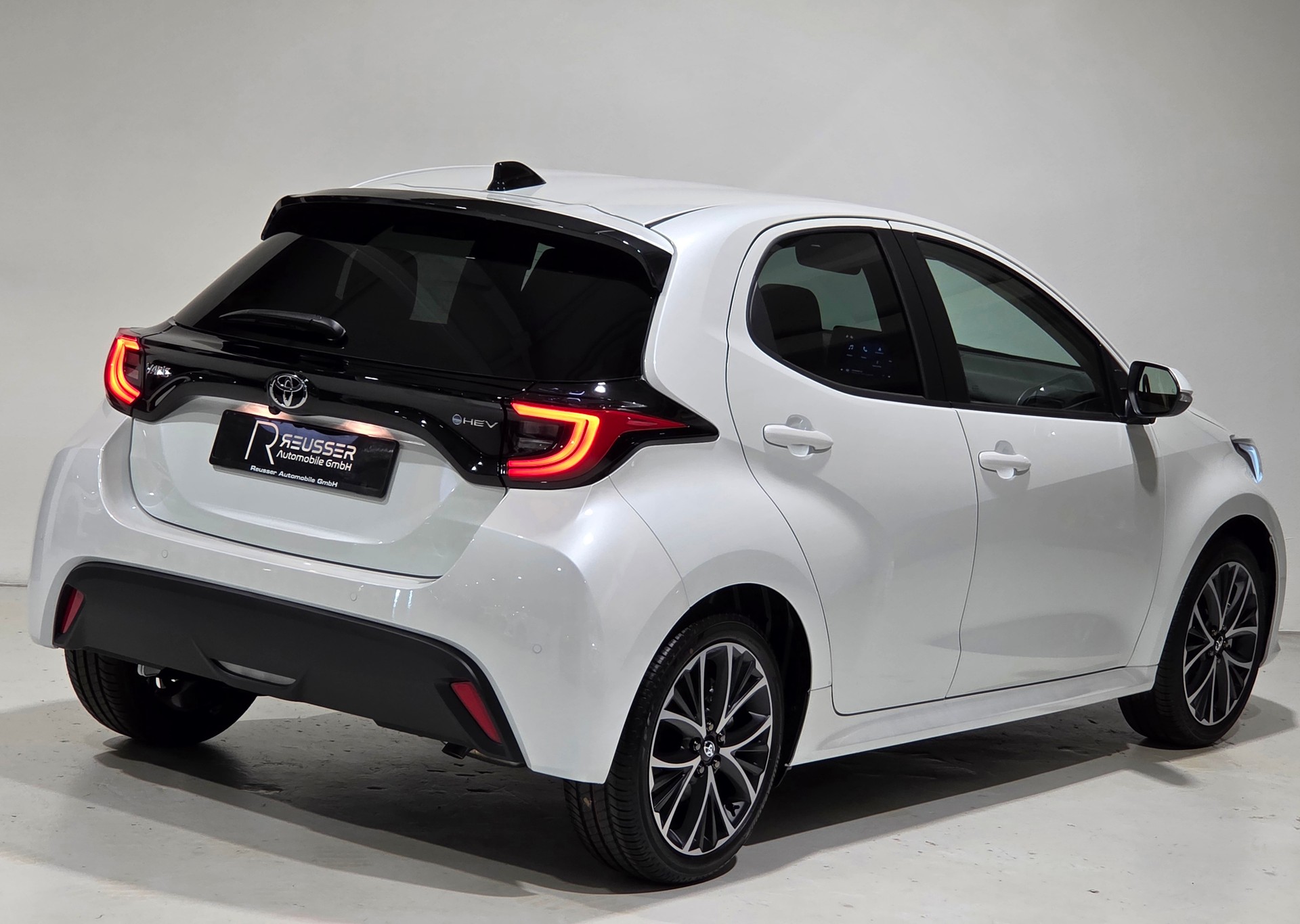 TOYOTA Yaris 1,5 VVT-i HSD CVT Teamplayer-image-26