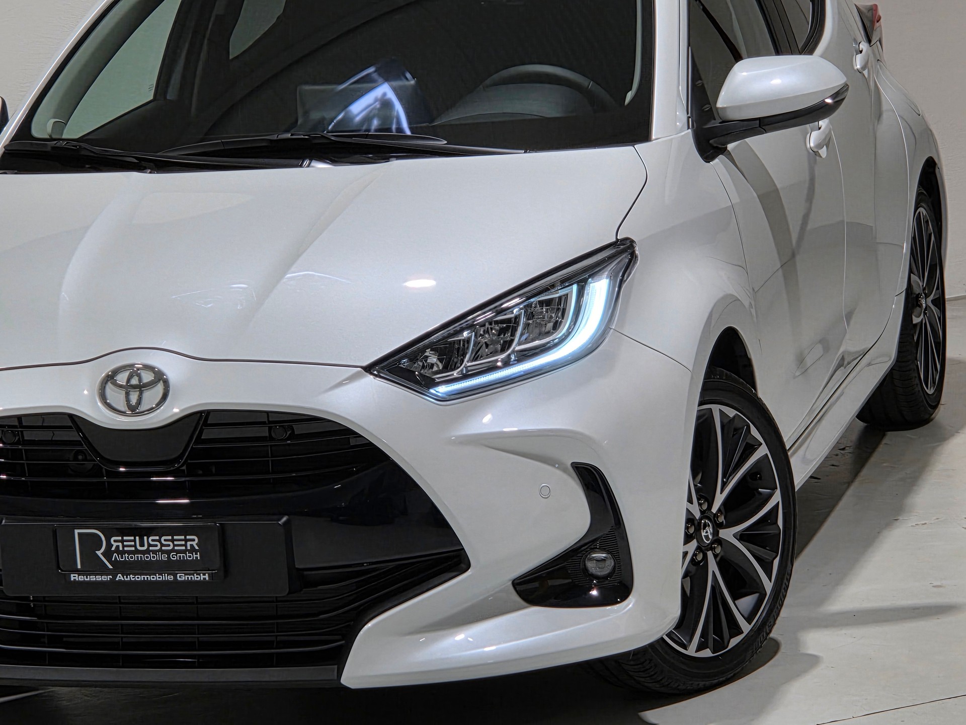 TOYOTA Yaris 1,5 VVT-i HSD CVT Teamplayer-image-21