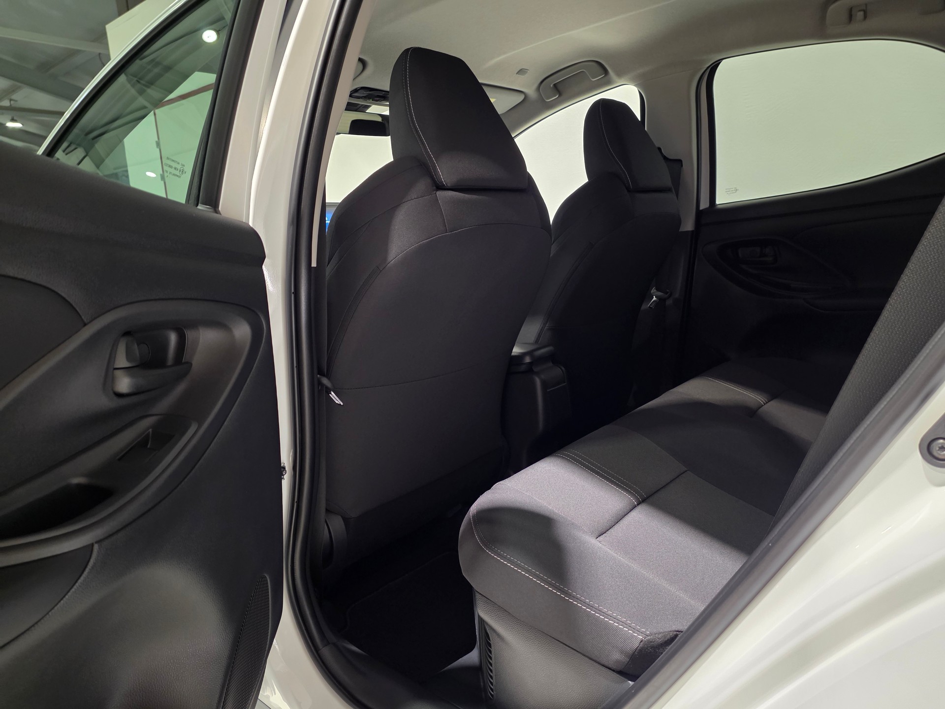 TOYOTA Yaris 1,5 VVT-i HSD CVT Teamplayer-image-16