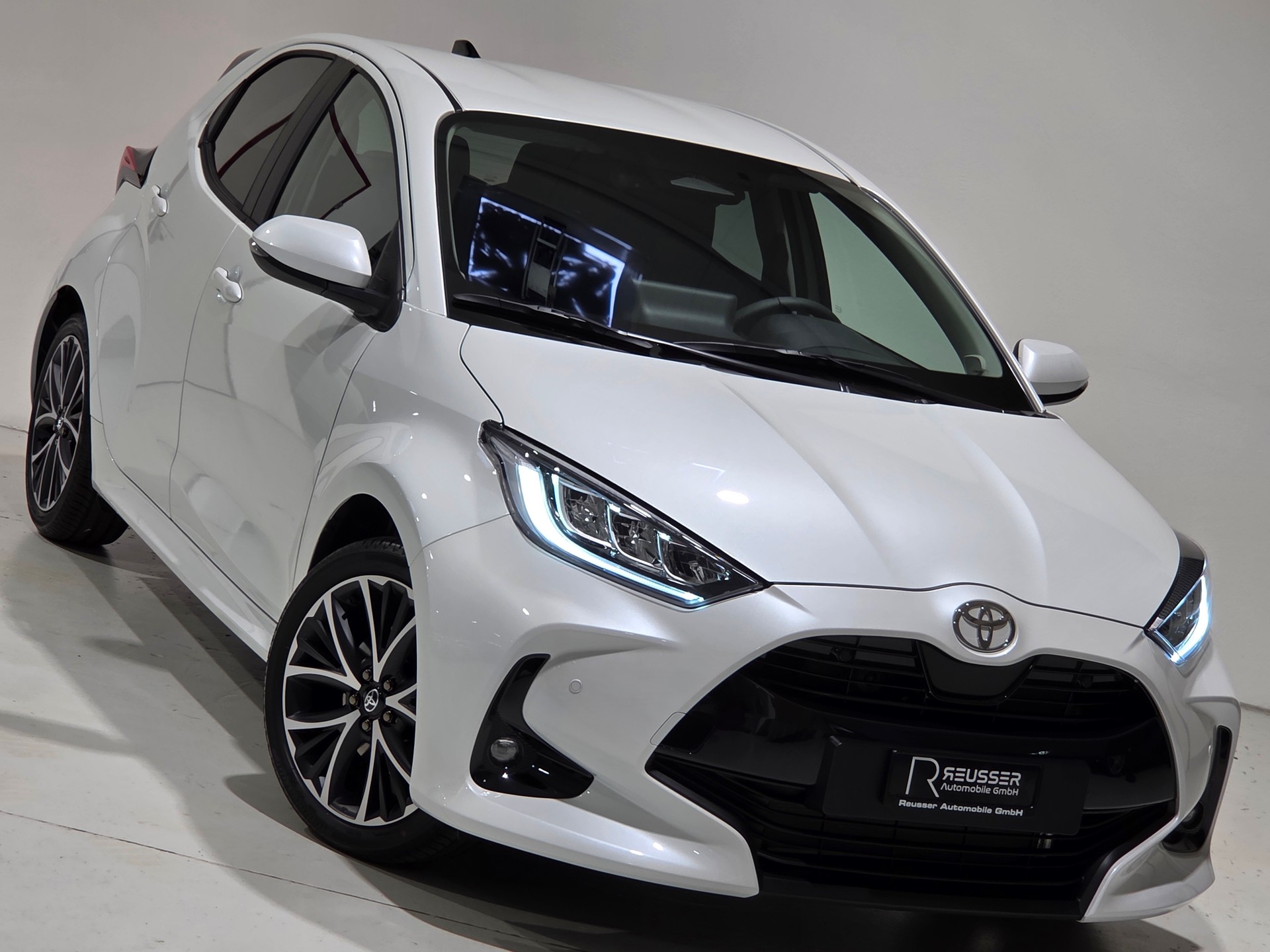 TOYOTA Yaris 1,5 VVT-i HSD CVT Teamplayer-image-24
