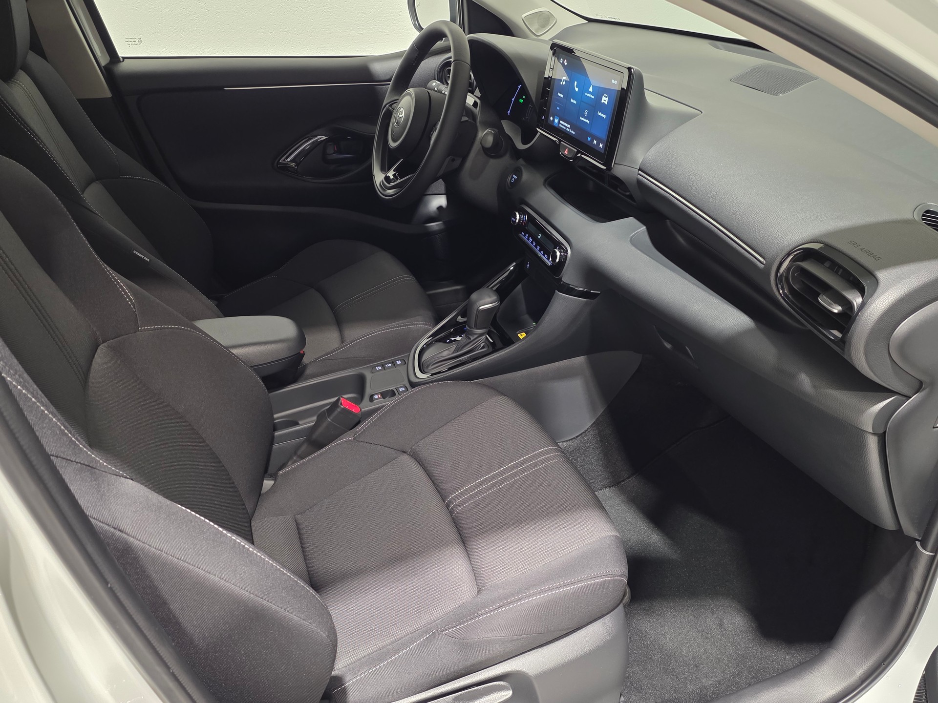TOYOTA Yaris 1,5 VVT-i HSD CVT Teamplayer-image-20
