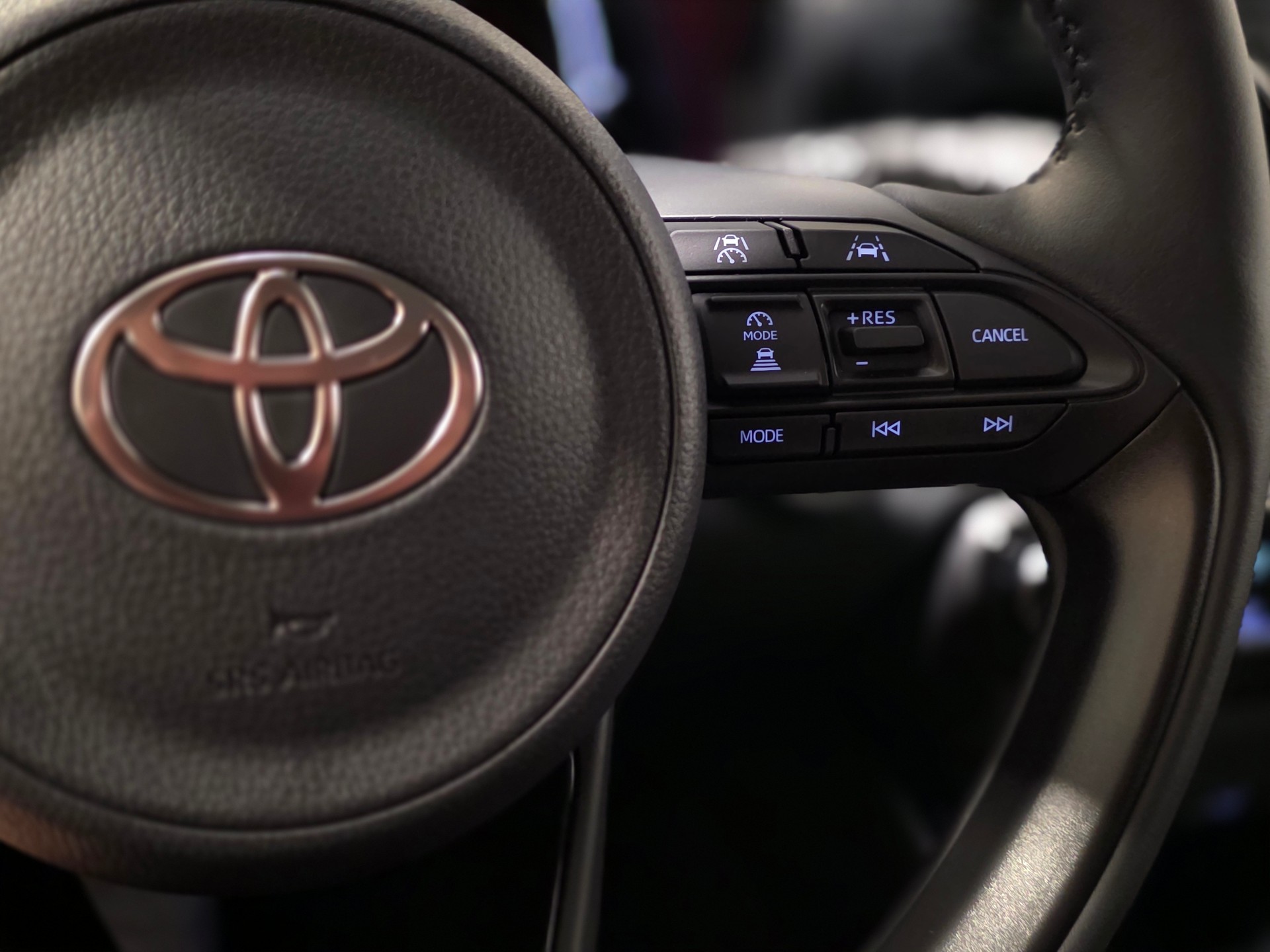 TOYOTA Yaris 1,5 VVT-i HSD CVT Teamplayer-image-8