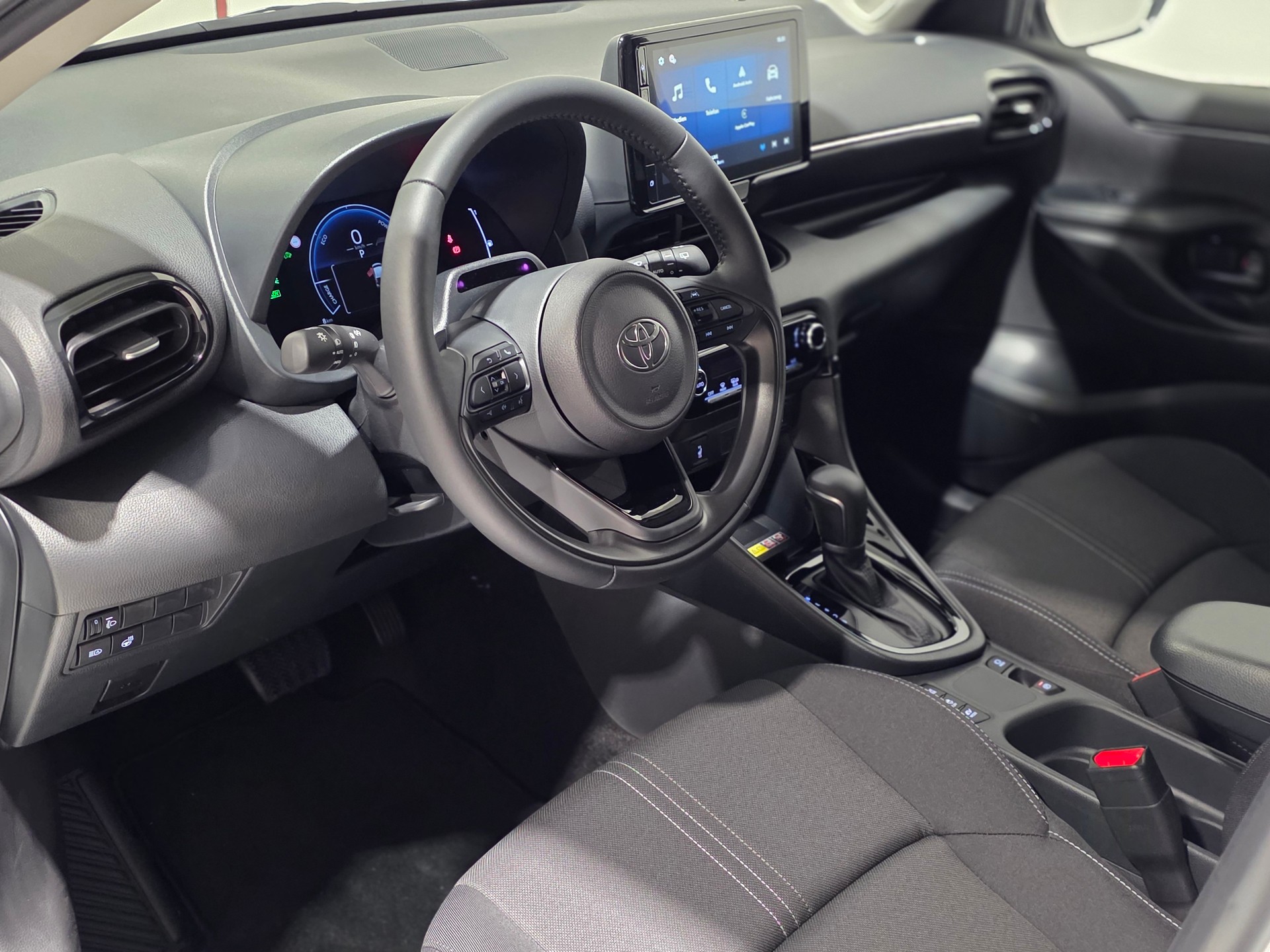 TOYOTA Yaris 1,5 VVT-i HSD CVT Teamplayer-image-7