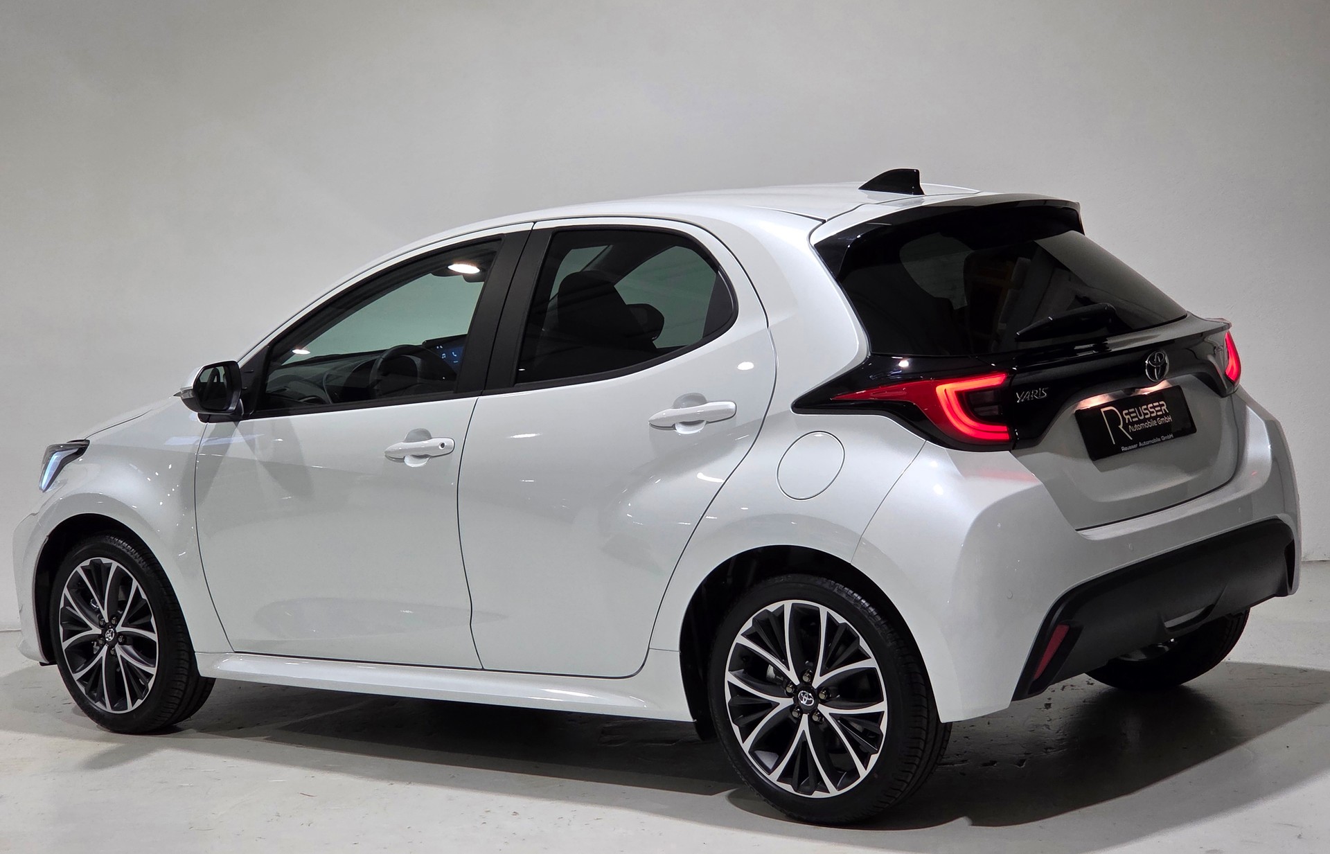 TOYOTA Yaris 1,5 VVT-i HSD CVT Teamplayer-showroom-element-2