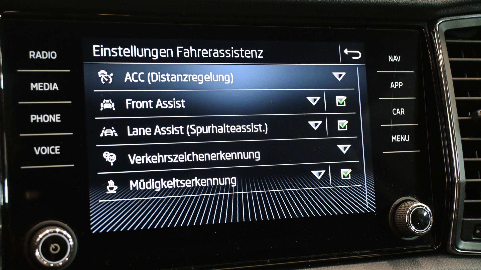 SKODA Kodiaq 2.0 TSI 4x4 Style 7-PLÄTZER-image-8