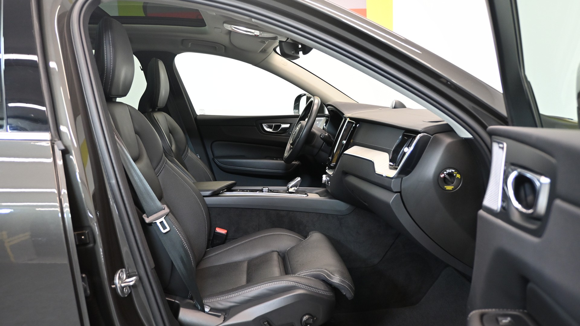 VOLVO XC60 T8 eAWD PluginHybrid Inscription Geartronic-image-3