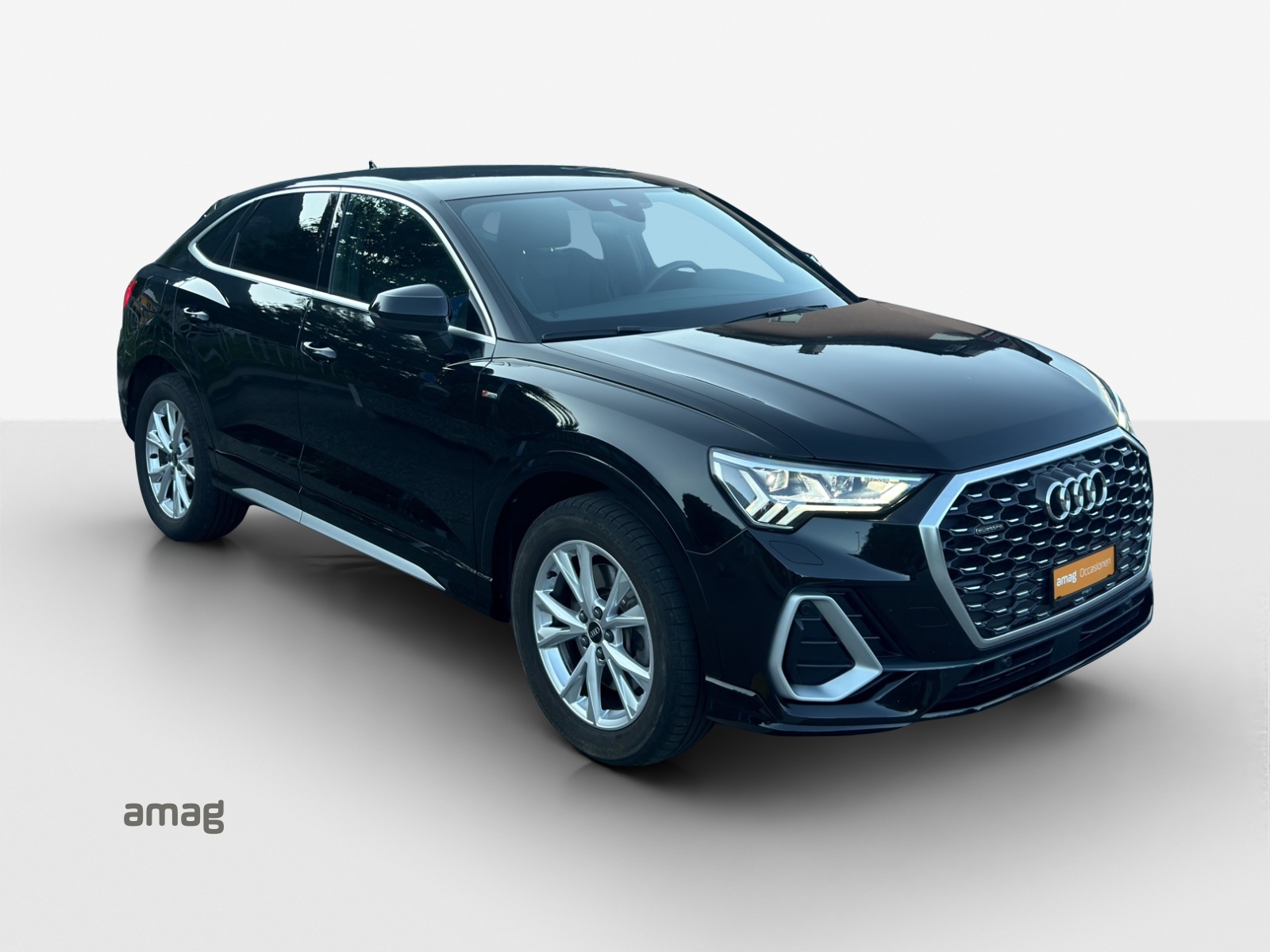 AUDI Q3 Sportback 40 TFSI S line quattro S-tronic-image-5