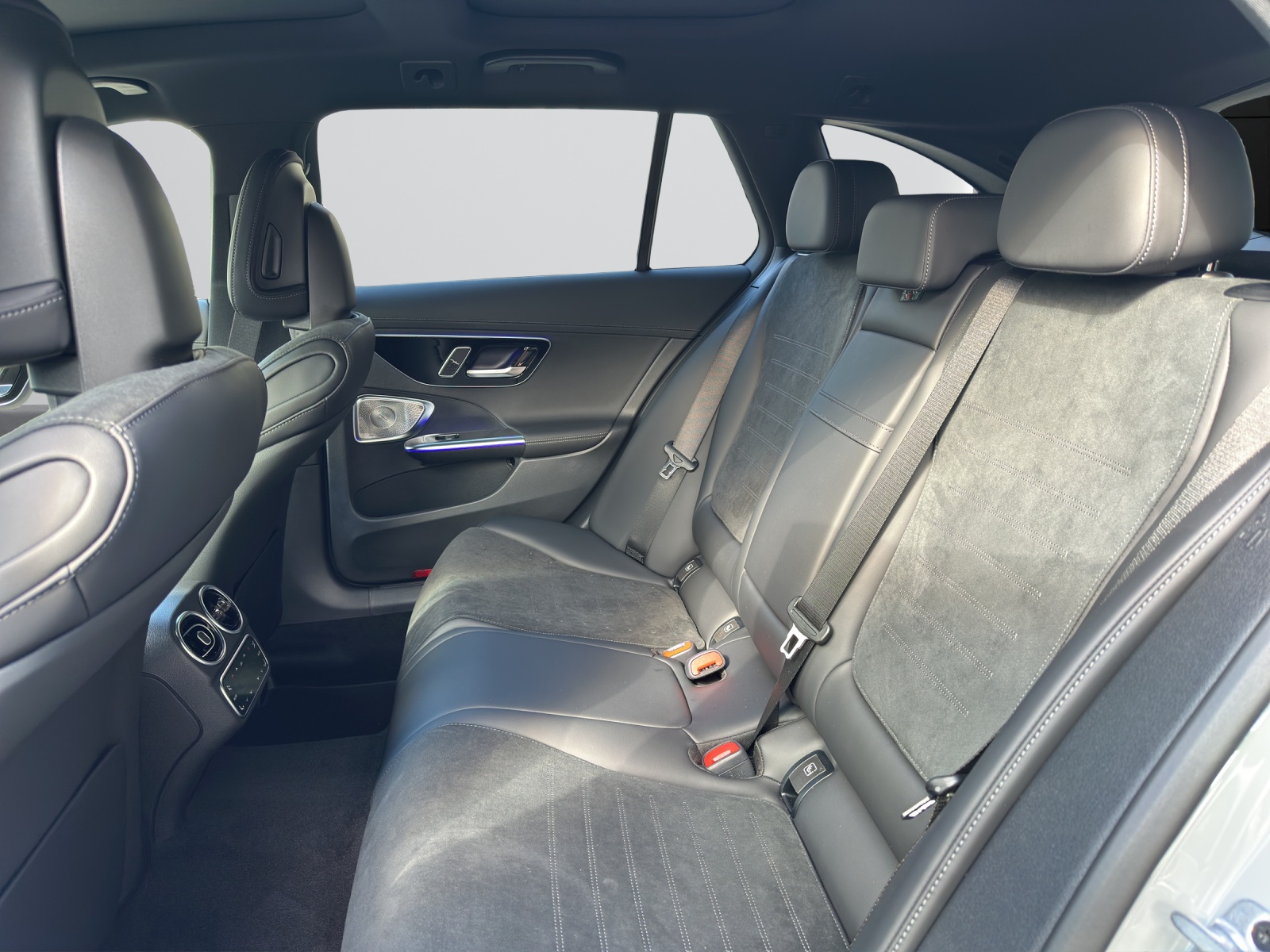 MERCEDES-BENZ C 300 T-image-10