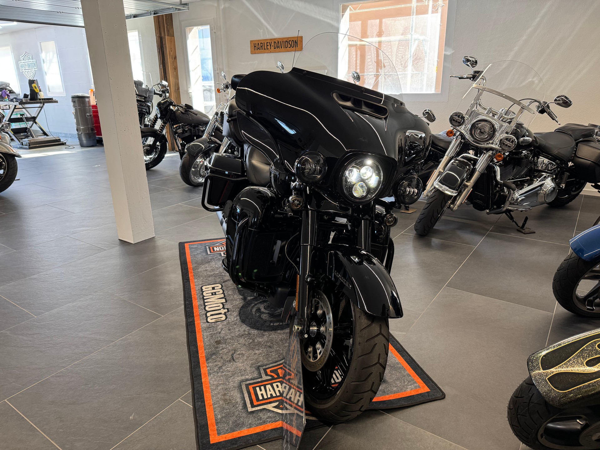 HARLEY-DAVIDSON FLHTK Electra Glide Ultra Limited Black Finish114-image-8