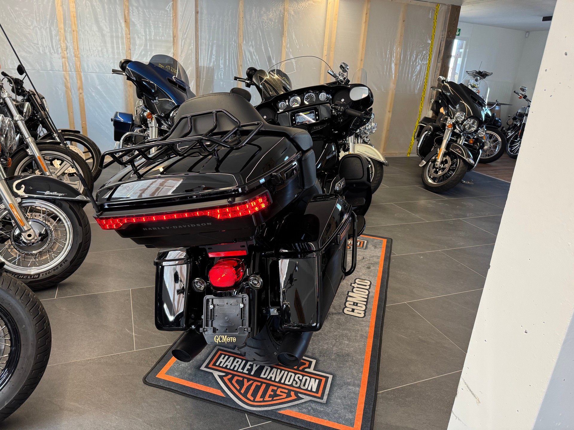 HARLEY-DAVIDSON FLHTK Electra Glide Ultra Limited Black Finish114-image-10