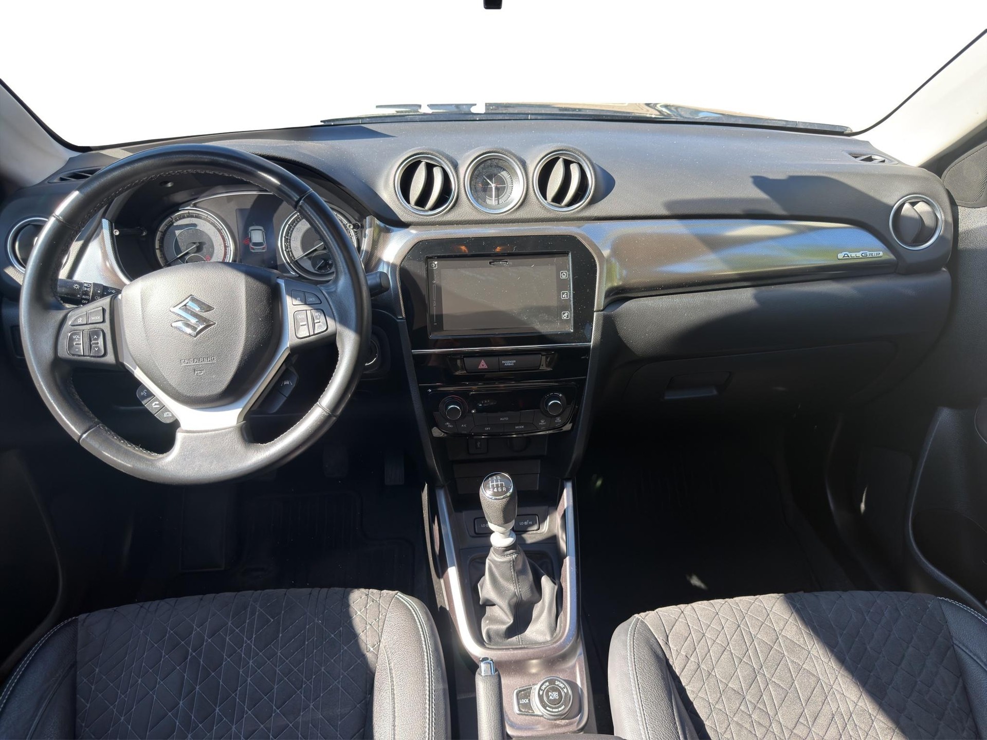 SUZUKI Vitara 1.4 T Compact Top Hybrid 4x4-image-9