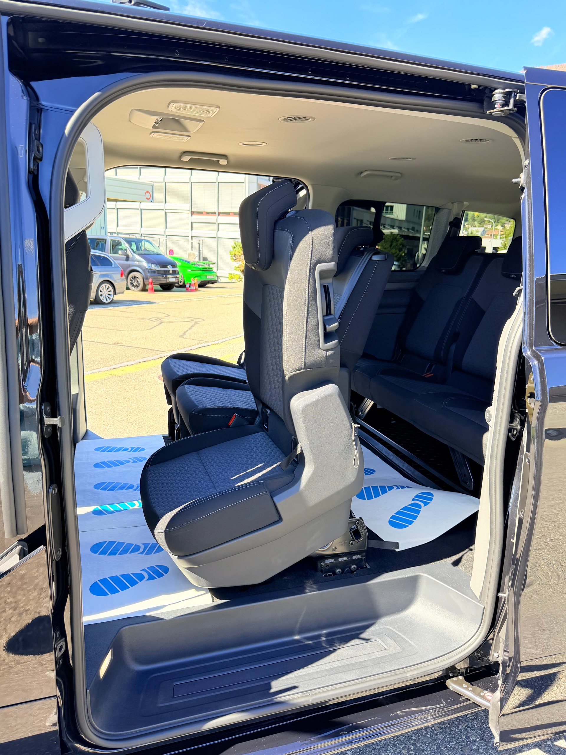 VW 4X4 "LANG CARAVELLE" 9 PLÄTZER. 2.0 TDI LWB 4 MOTION AUTOMAT. CH WAGEN 5 TÜRIG.-image-33
