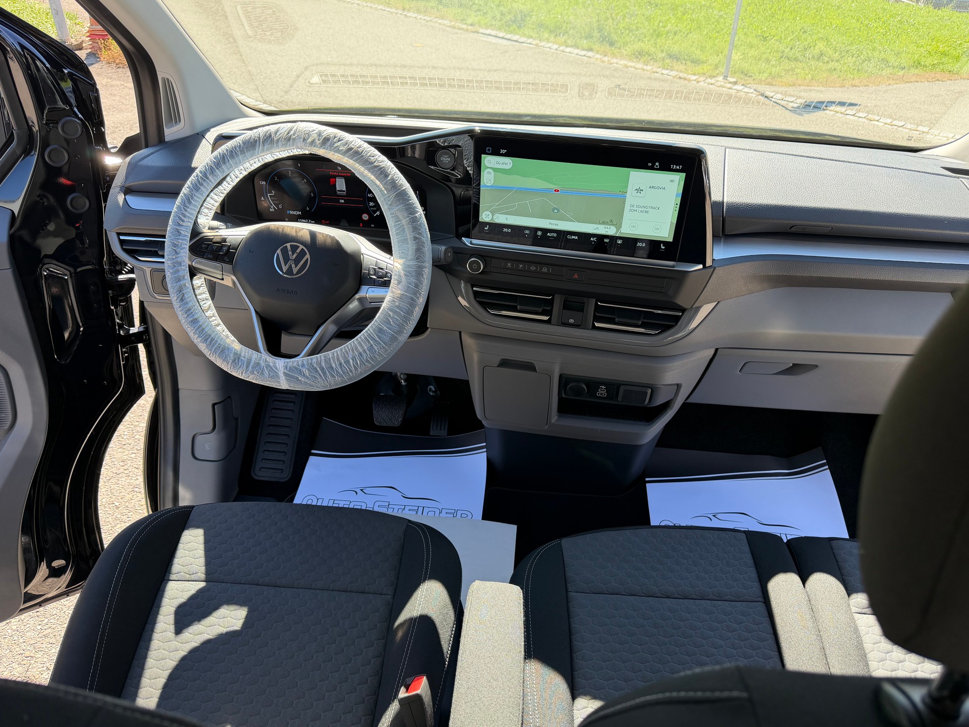 VW 4X4 "LANG CARAVELLE" 9 PLÄTZER. 2.0 TDI LWB 4 MOTION AUTOMAT. CH WAGEN 5 TÜRIG.-image-4