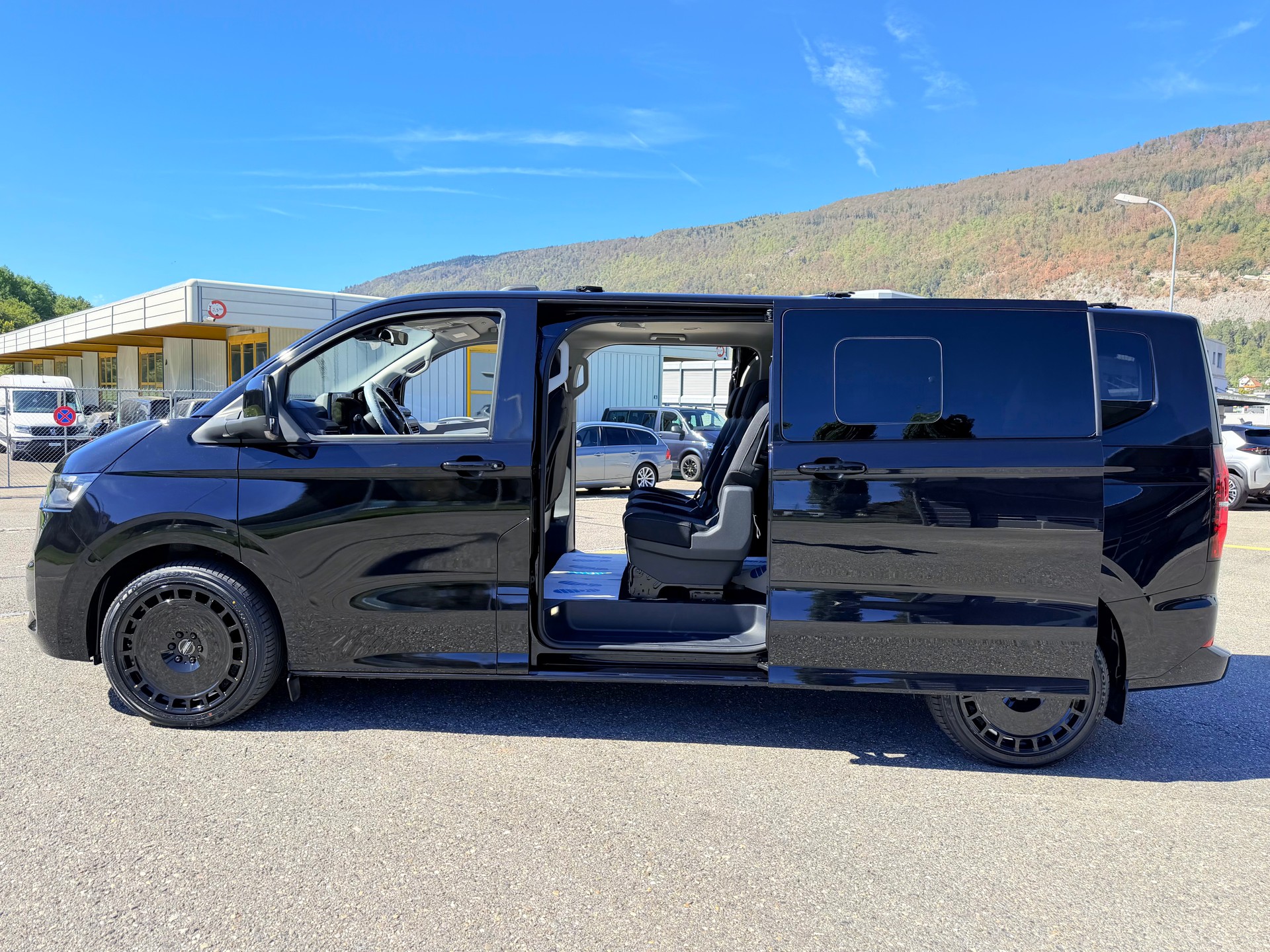 VW 4X4 "LANG CARAVELLE" 9 PLÄTZER. 2.0 TDI LWB 4 MOTION AUTOMAT. CH WAGEN 5 TÜRIG.-image-35