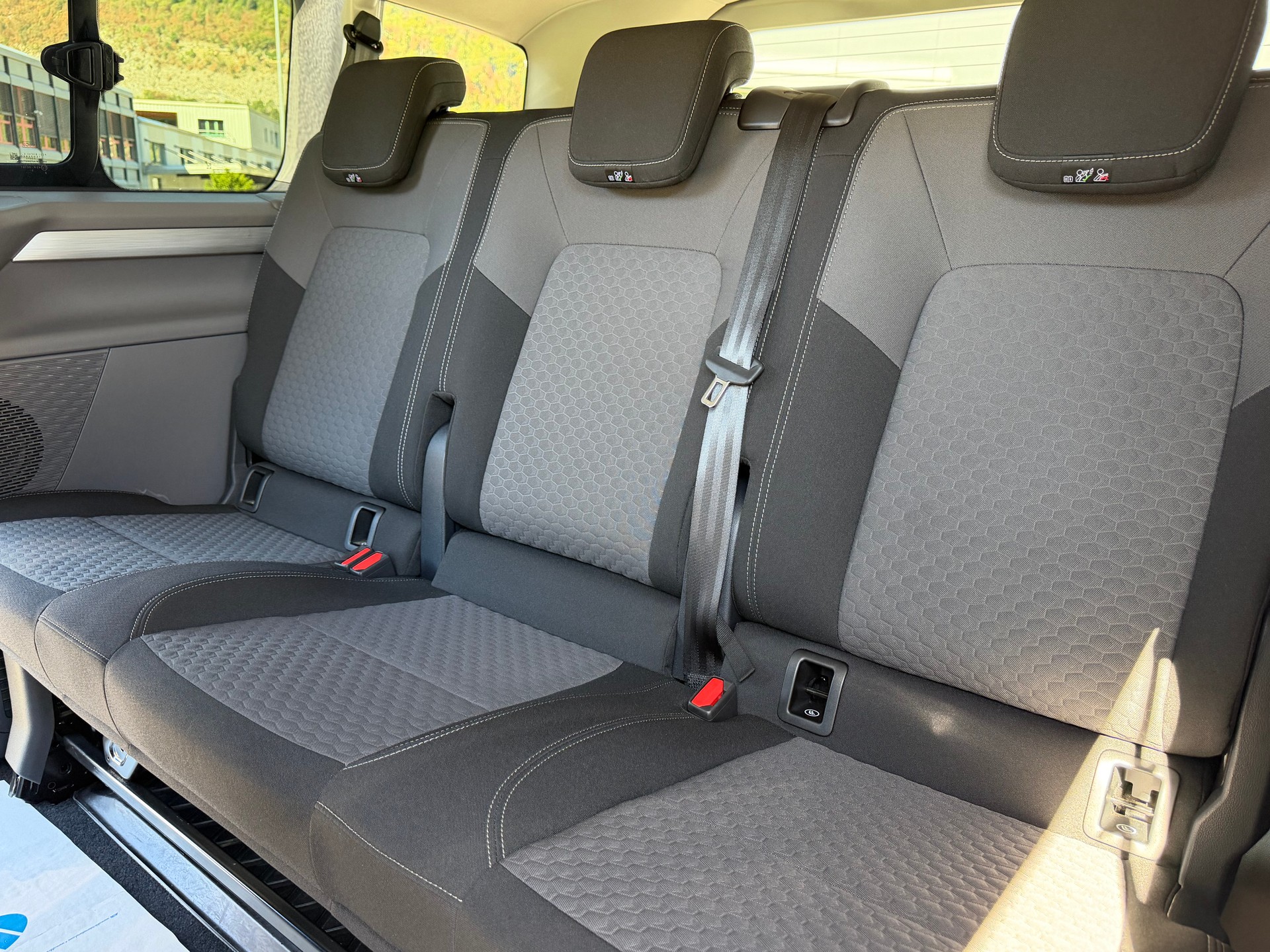 VW 4X4 "LANG CARAVELLE" 9 PLÄTZER. 2.0 TDI LWB 4 MOTION AUTOMAT. CH WAGEN 5 TÜRIG.-image-18