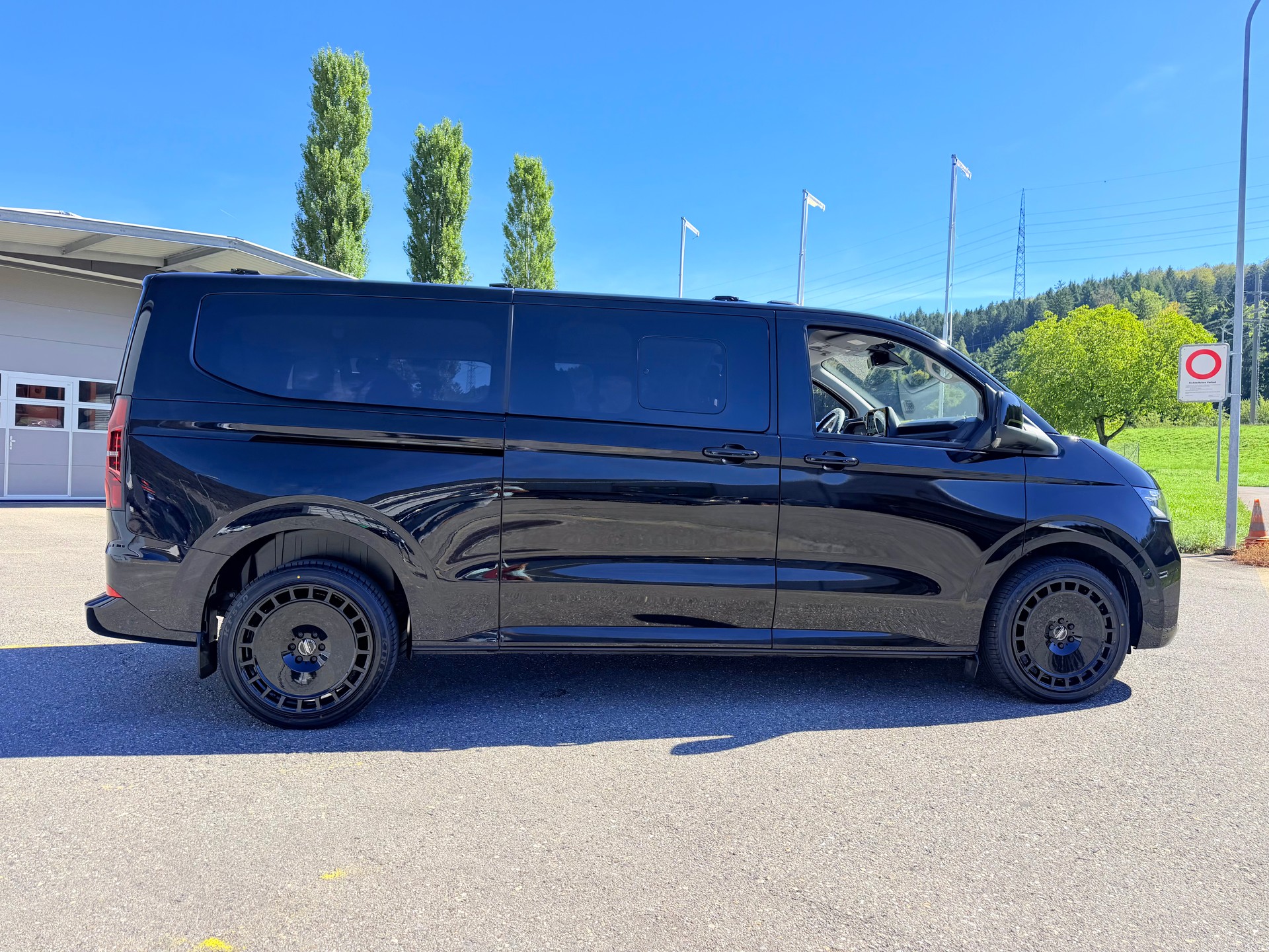 VW 4X4 "LANG CARAVELLE" 9 PLÄTZER. 2.0 TDI LWB 4 MOTION AUTOMAT. CH WAGEN 5 TÜRIG.-showroom-element-2