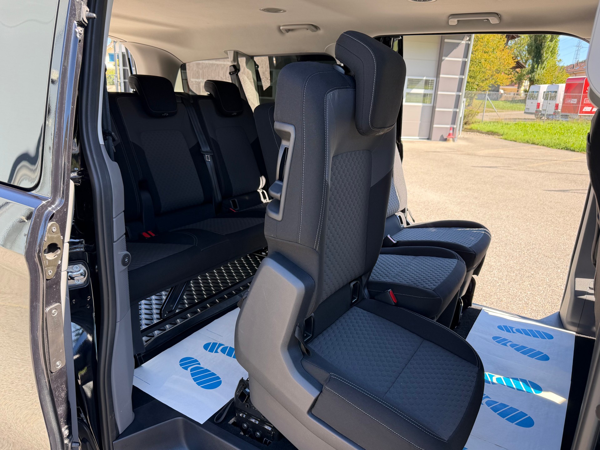 VW 4X4 "LANG CARAVELLE" 9 PLÄTZER. 2.0 TDI LWB 4 MOTION AUTOMAT. CH WAGEN 5 TÜRIG.-image-25