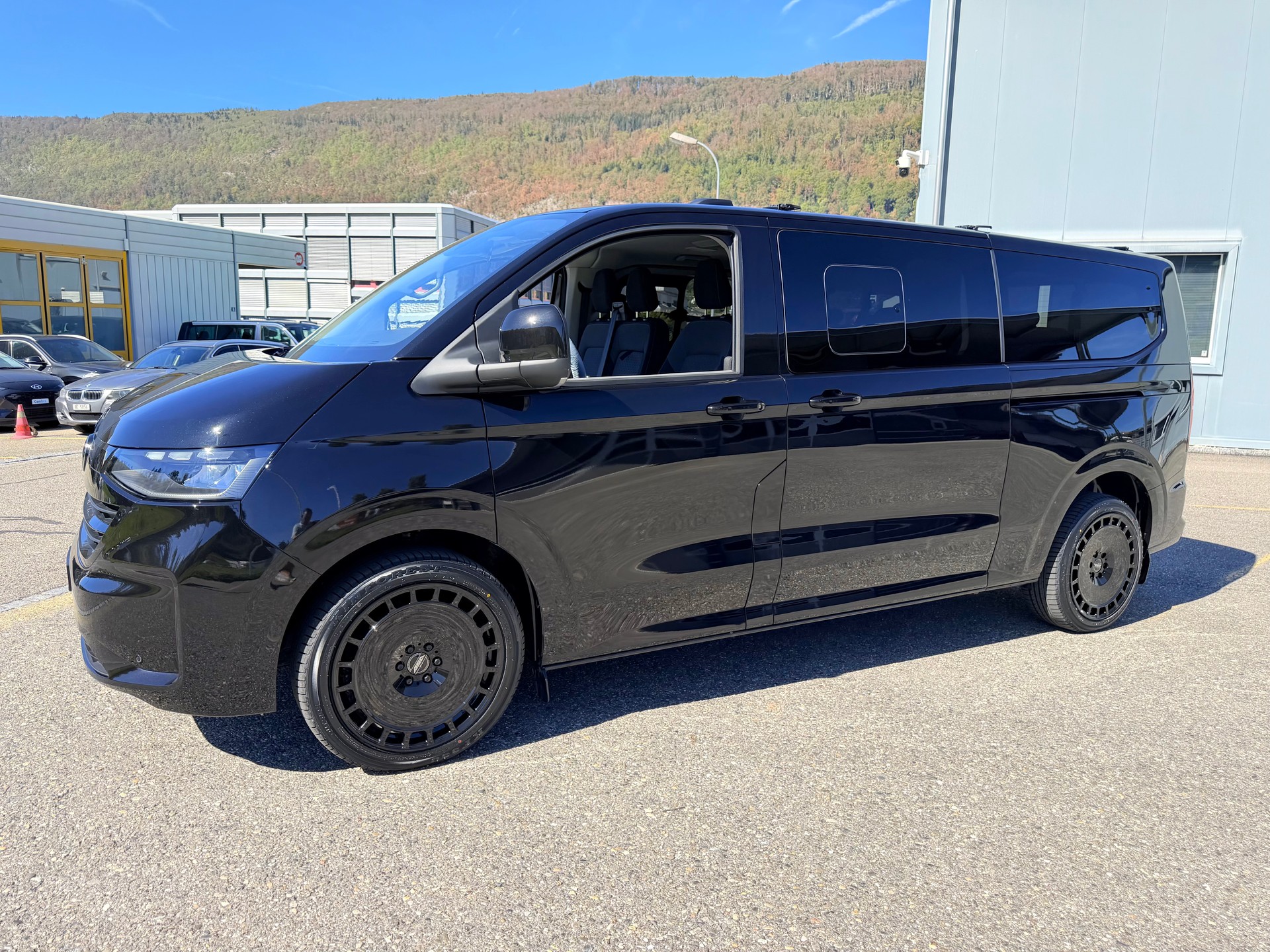 VW 4X4 "LANG CARAVELLE" 9 PLÄTZER. 2.0 TDI LWB 4 MOTION AUTOMAT. CH WAGEN 5 TÜRIG.-image-10
