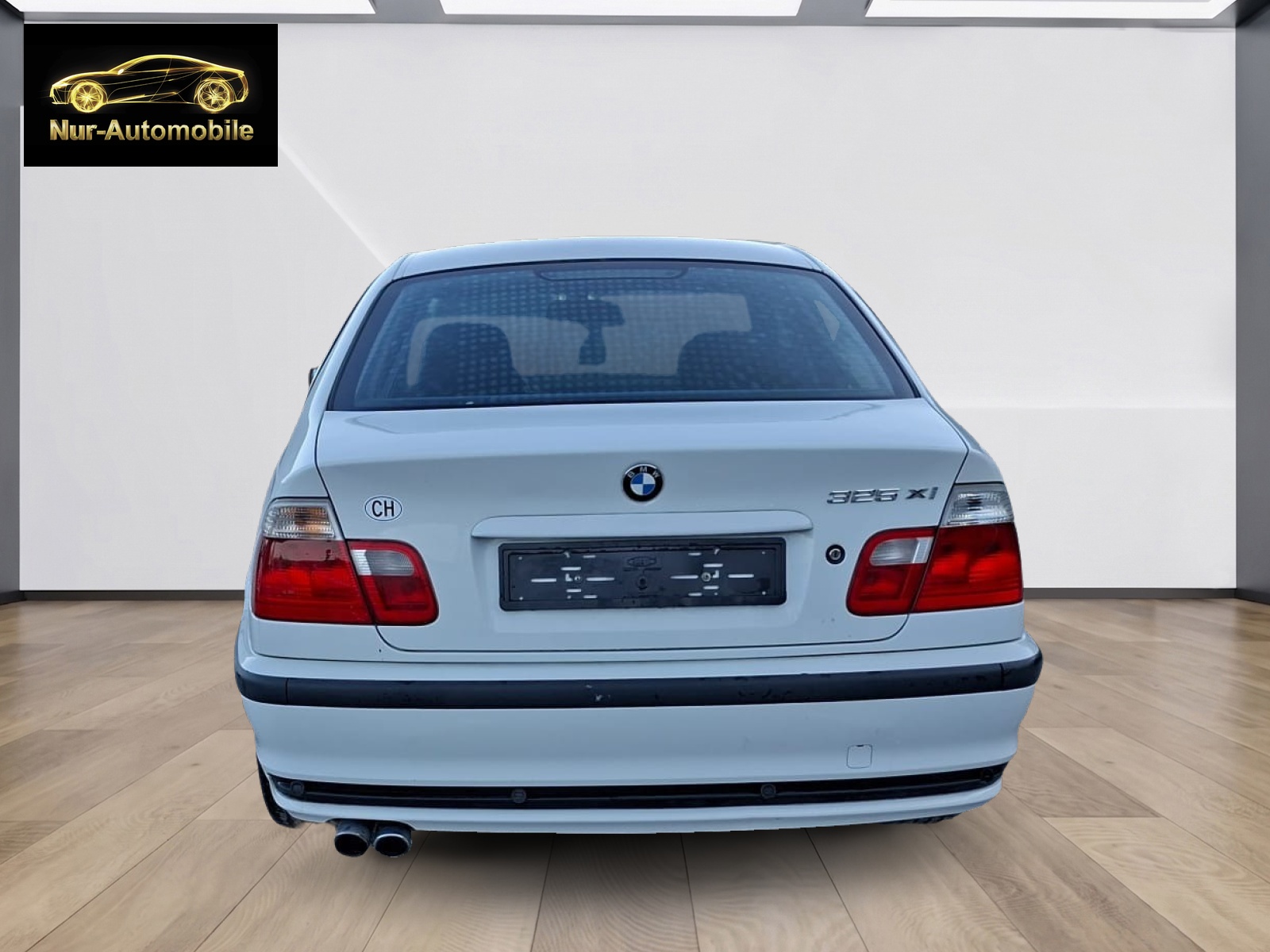 BMW 325xi-showroom-element-3