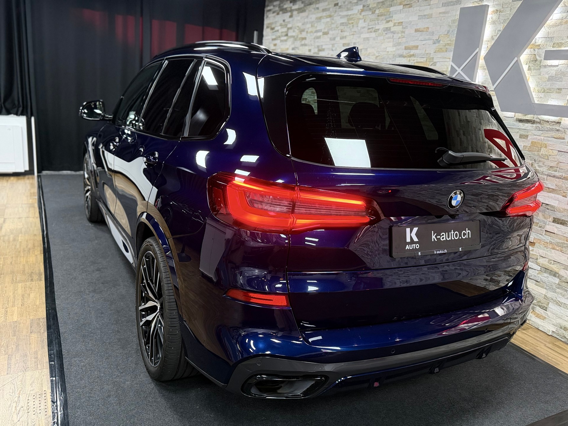 BMW X5 xDrive 48V 40d M Sport Steptronic-showroom-element-2