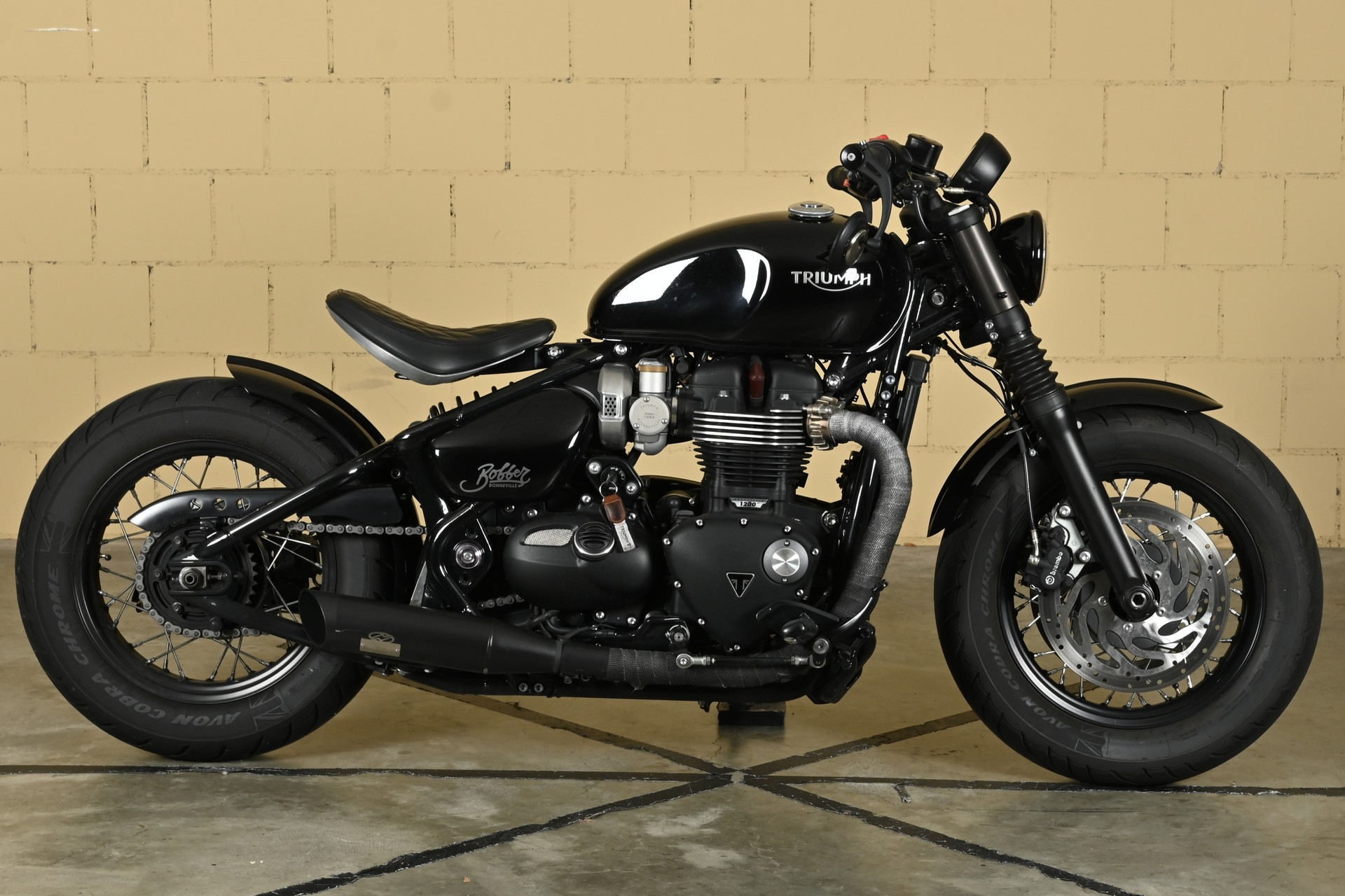 TRIUMPH Bonneville 1200 Bobber-image-0