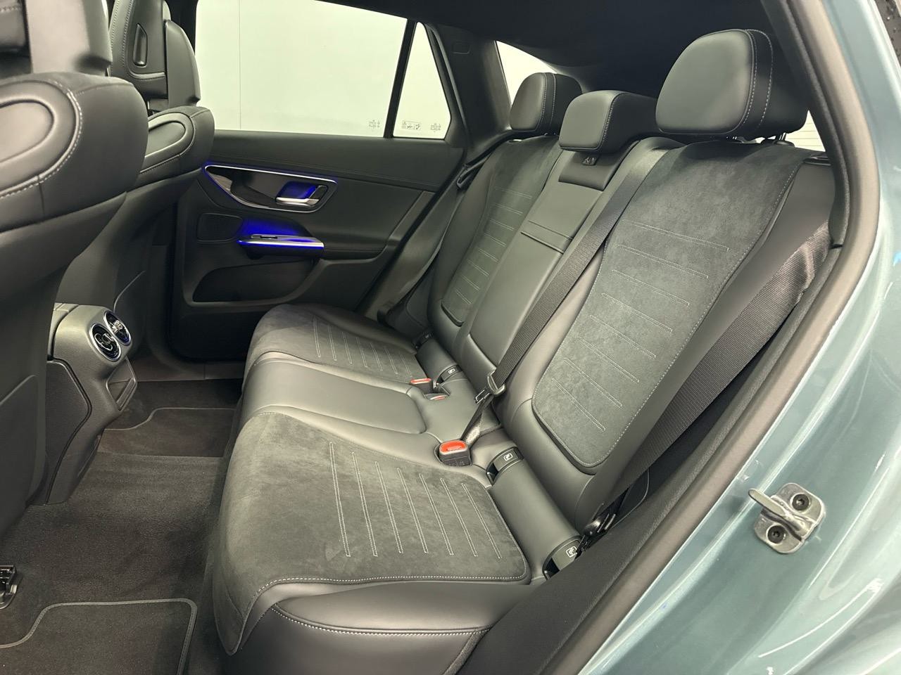 MERCEDES-BENZ GLC 300 de 4Matic EQ Star 9G-Tronic-image-12