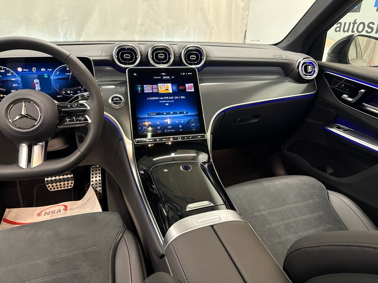 MERCEDES-BENZ GLC 300 de 4Matic EQ Star 9G-Tronic-image-6