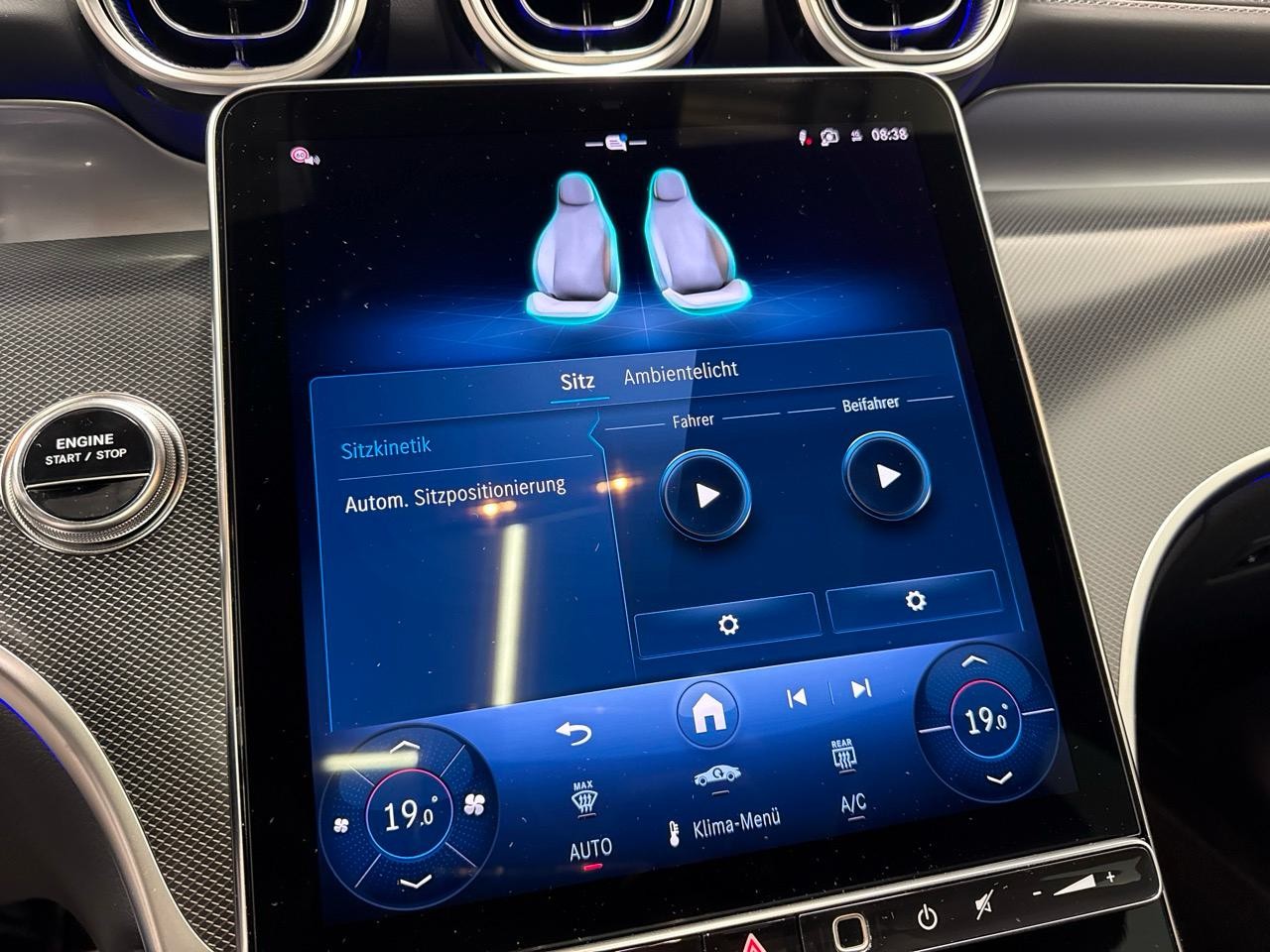 MERCEDES-BENZ GLC 300 de 4Matic EQ Star 9G-Tronic-image-11
