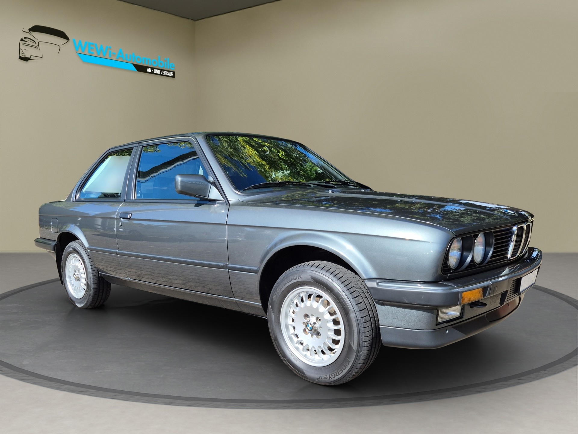 BMW 323i CH-image-6