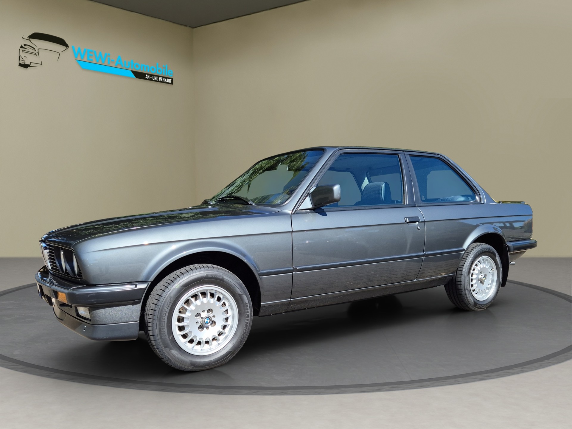 BMW 323i CH