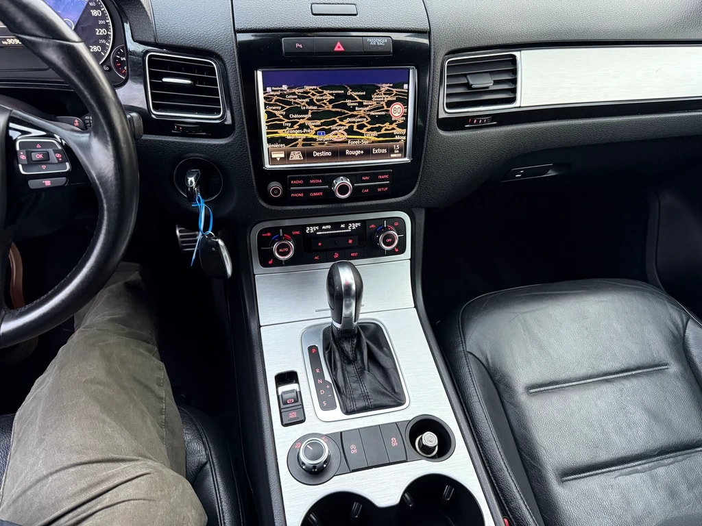 VW Touareg 3.0 TDI BlueMotion Technology Tiptronic-image-12