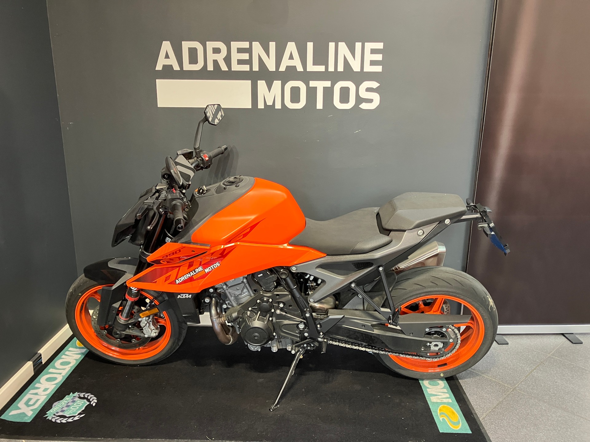 KTM 990 Duke-image-3