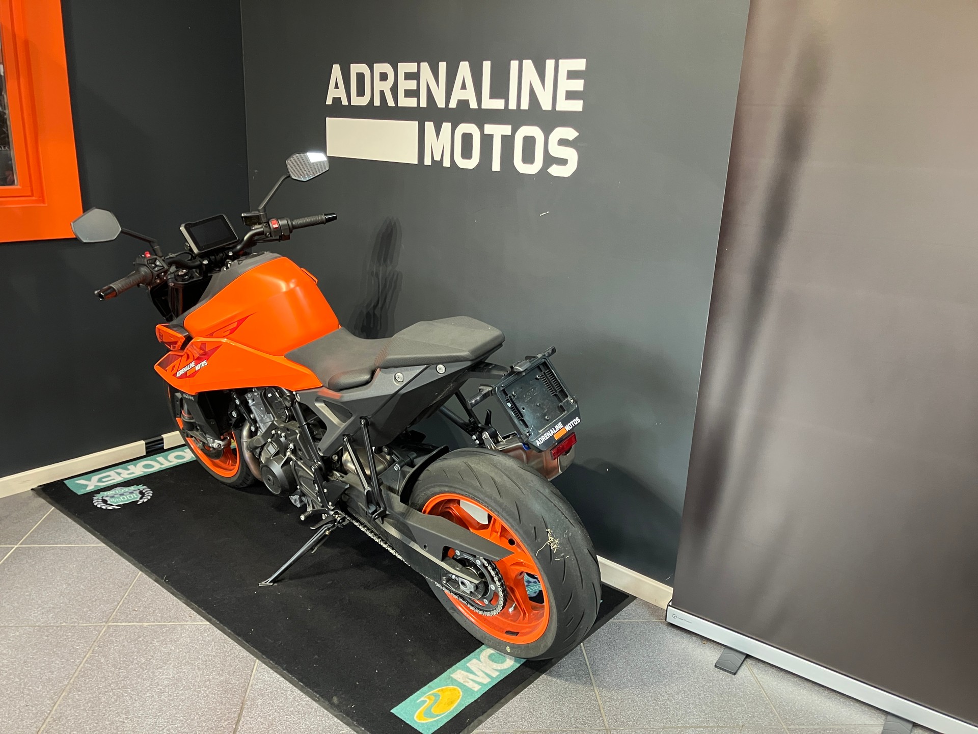 KTM 990 Duke-image-5