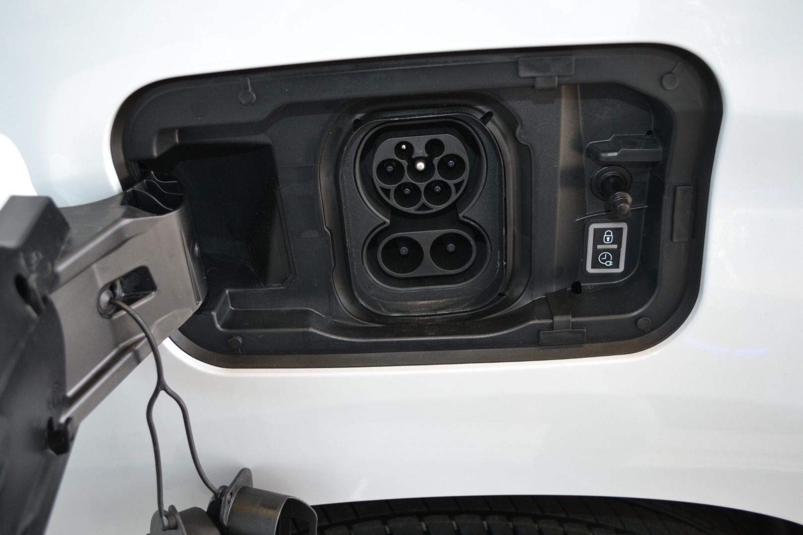 PEUGEOT Partner-e 50kWh Premium-image-6
