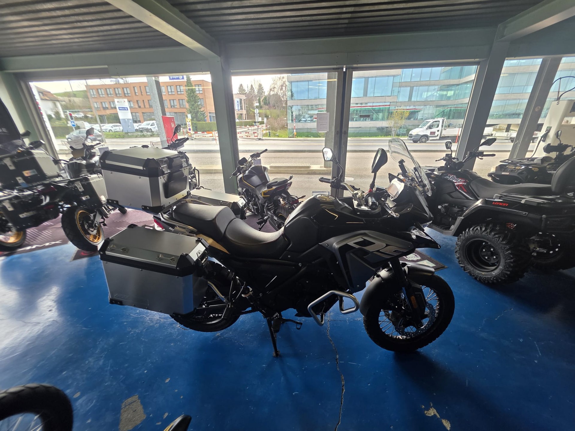 VOGE 650DSX-image-2