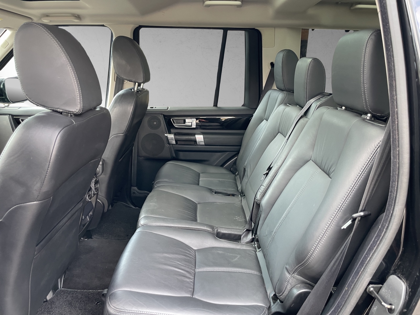 LAND ROVER Discovery 3.0 V6 SC SE-image-11