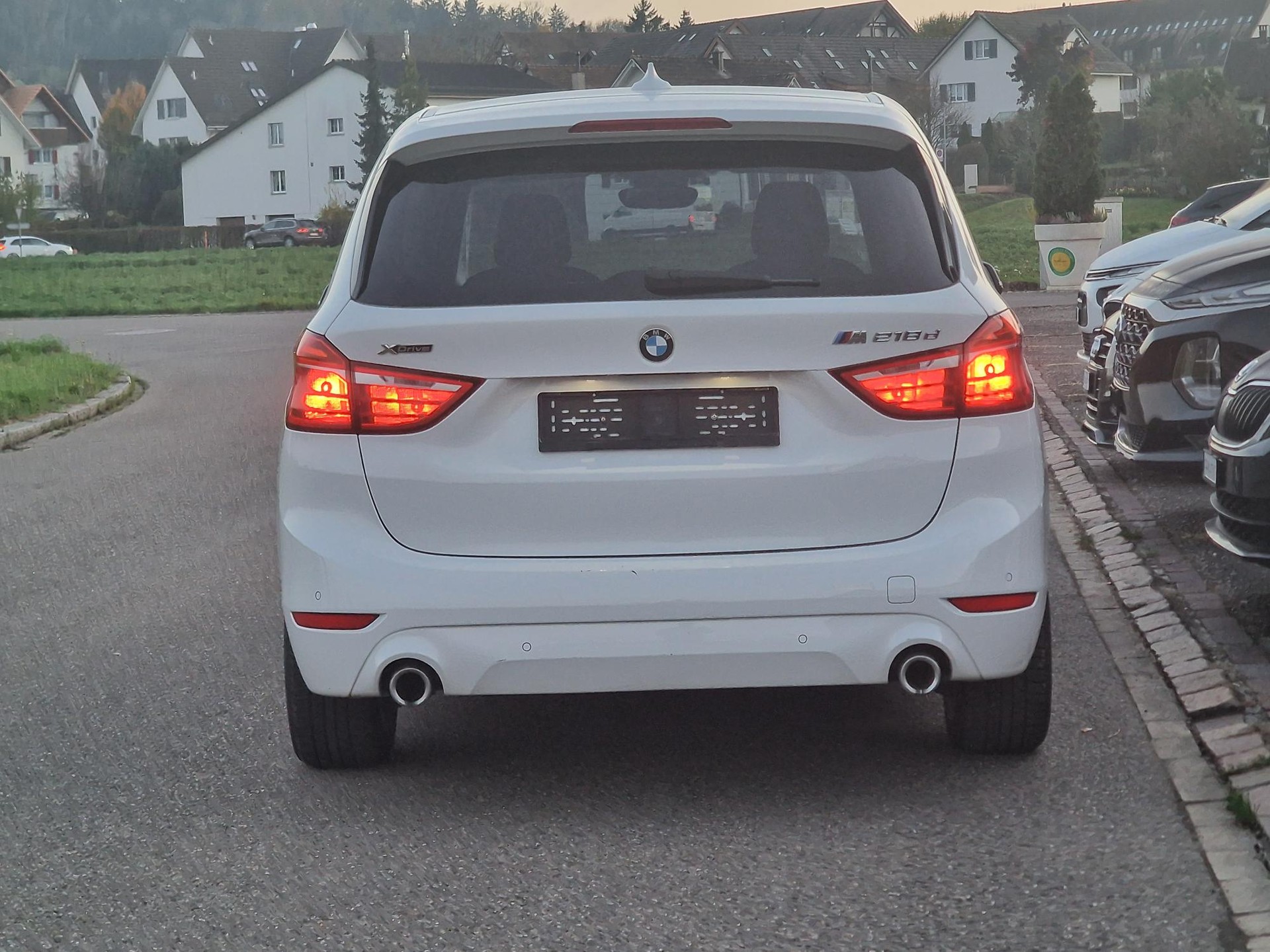 BMW 218d xDrive Gran Tourer Steptronic M Sport-image-3