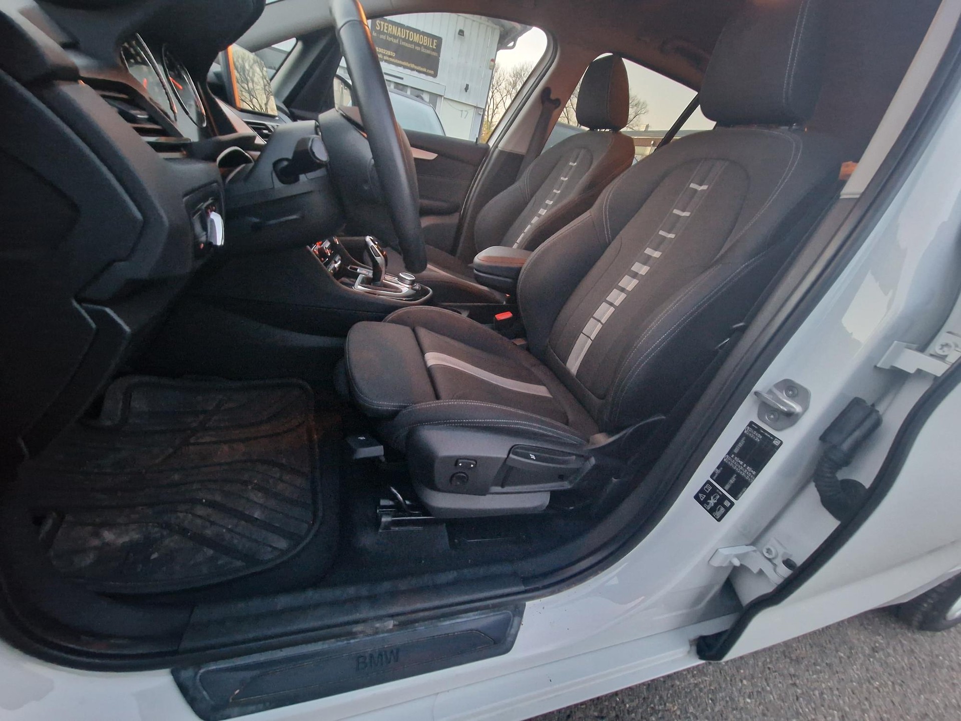 BMW 218d xDrive Gran Tourer Steptronic M Sport-image-7