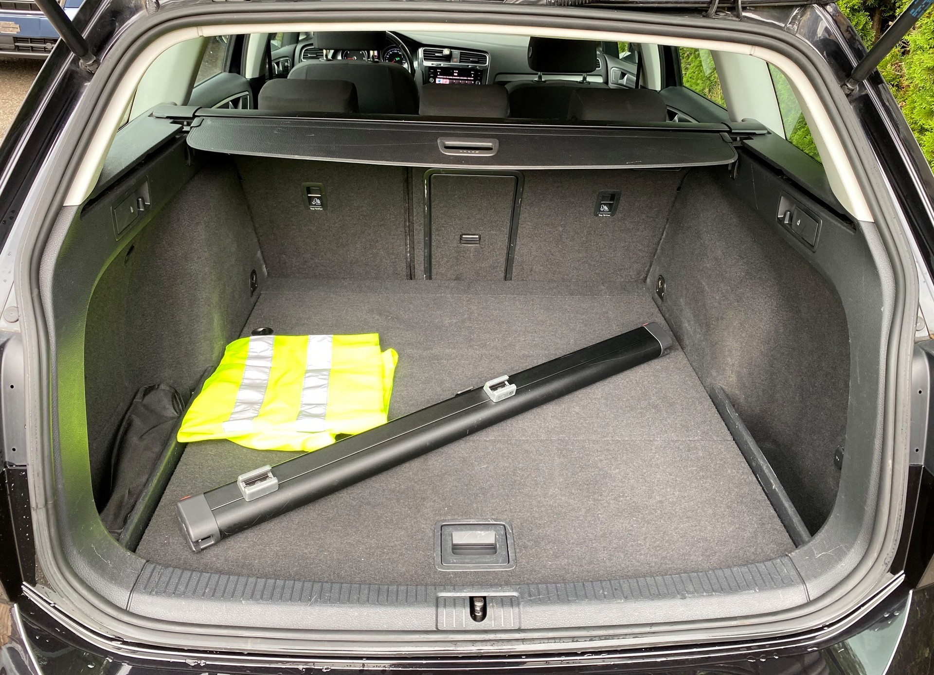 VW Golf Variant 2.0 TDI Comfortline DSG-image-12